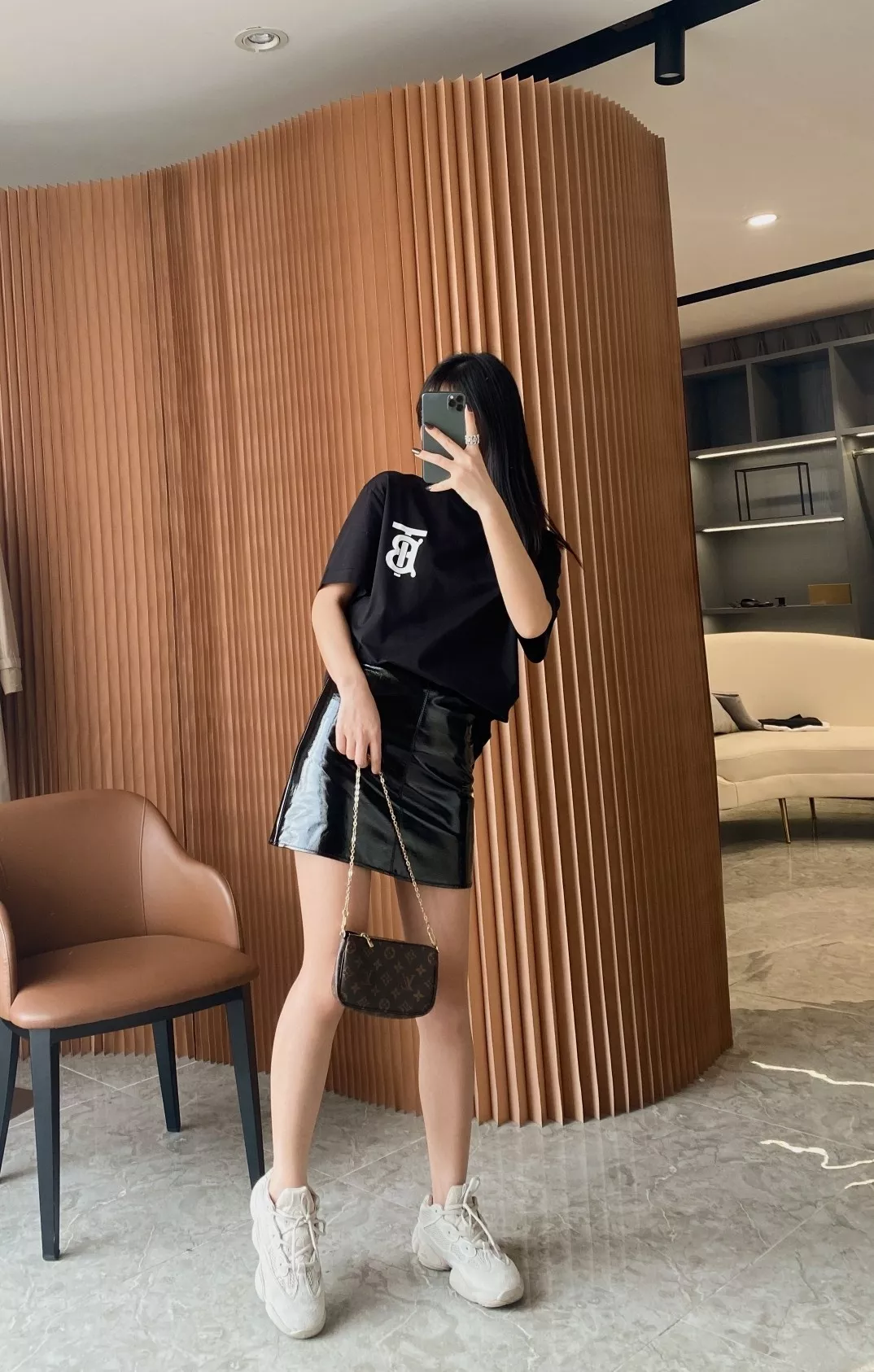 버버리 로고 프린트 루즈핏 라운드 티셔츠 상세 이미지 88