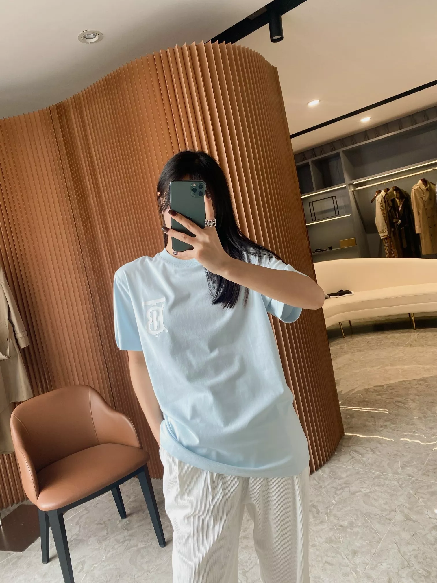 버버리 로고 프린트 루즈핏 라운드 티셔츠 상세 이미지 91