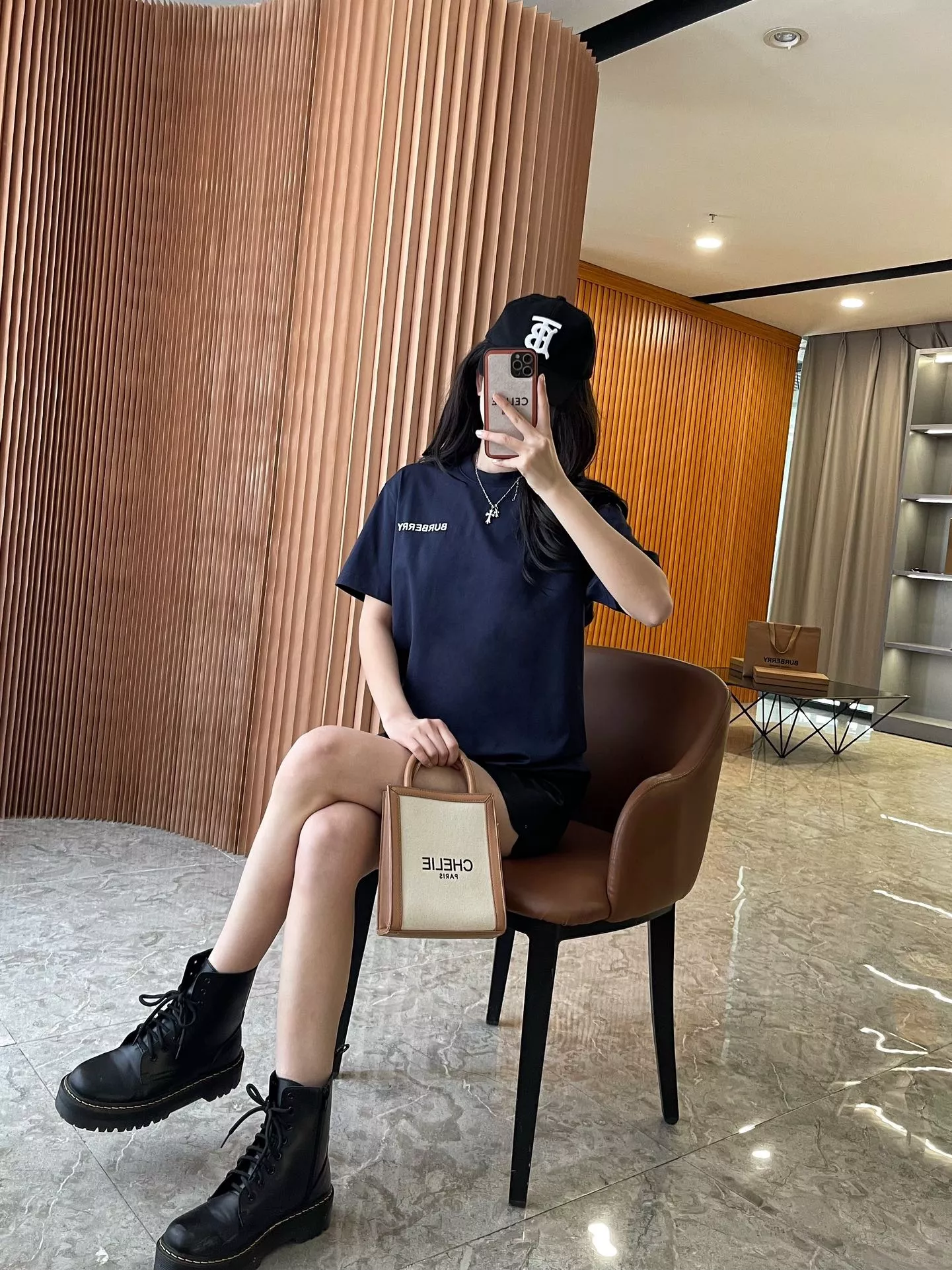 버버리 TB 자수 코튼 반소매 티셔츠 상세 이미지 85