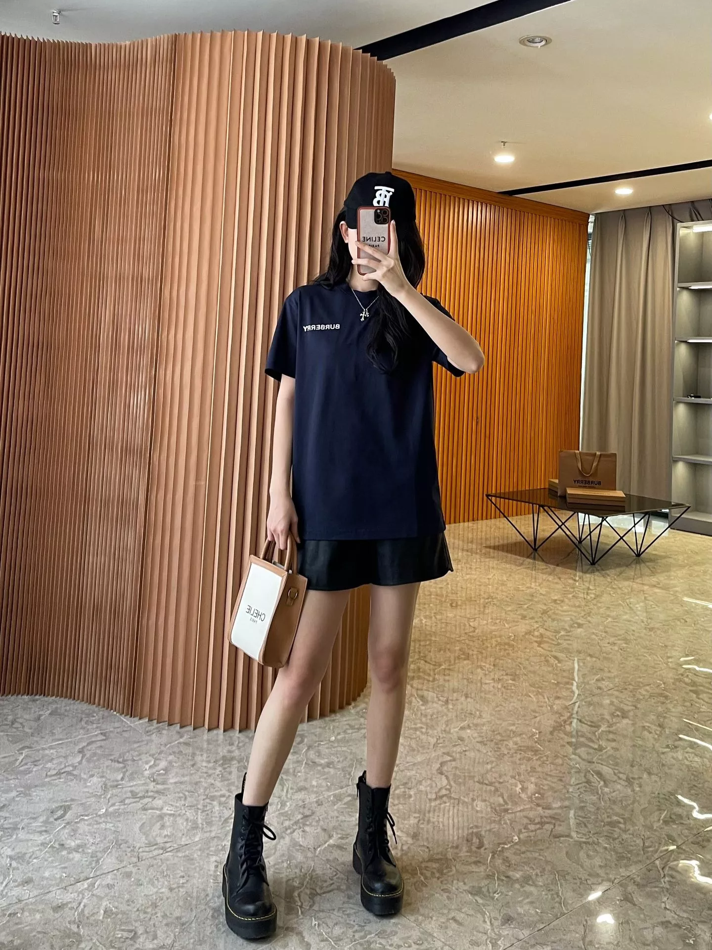 버버리 TB 자수 코튼 반소매 티셔츠 상세 이미지 81