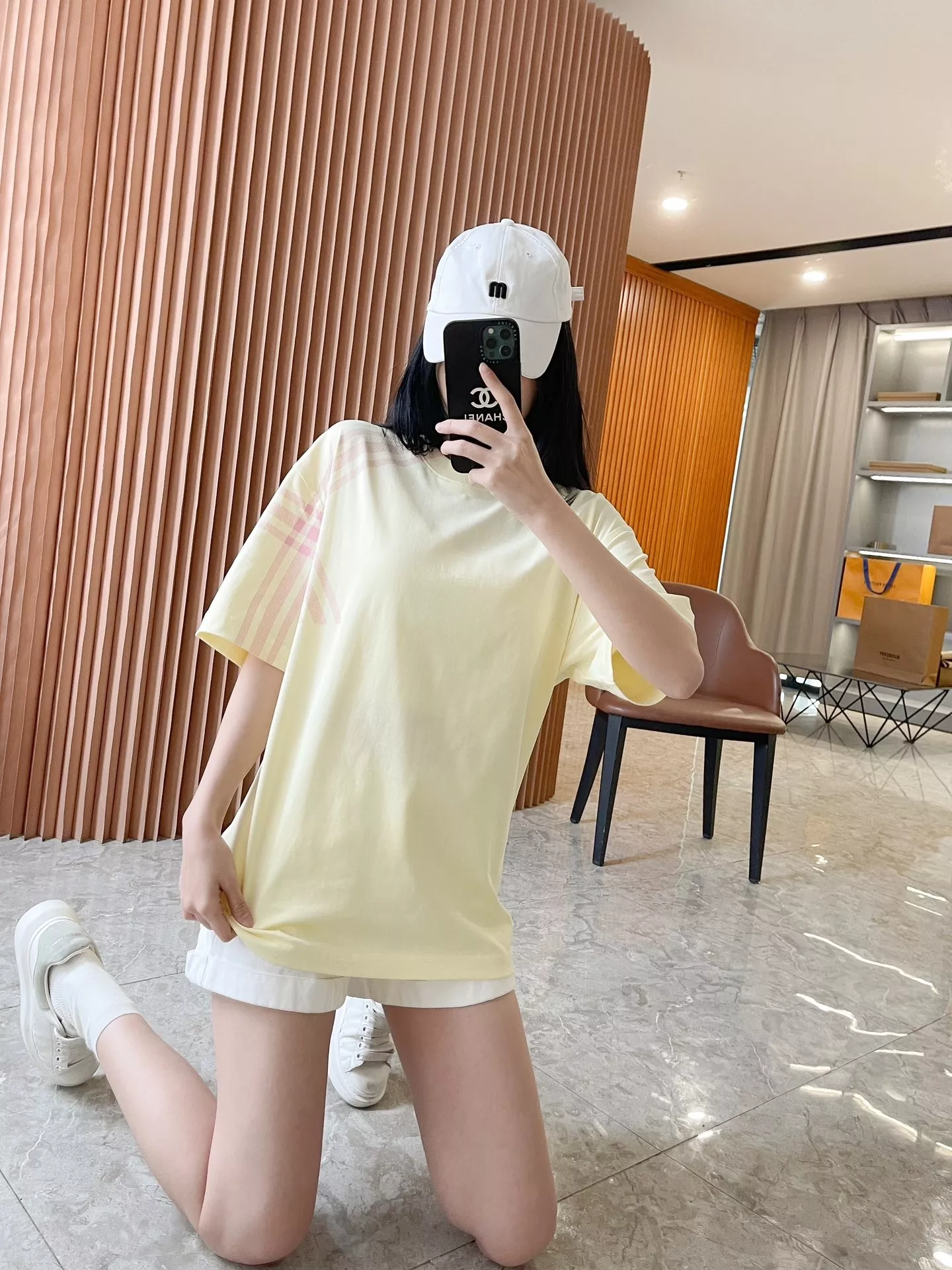 버버리 체크 슬리브 코튼 라운드 티셔츠 상세 이미지 88