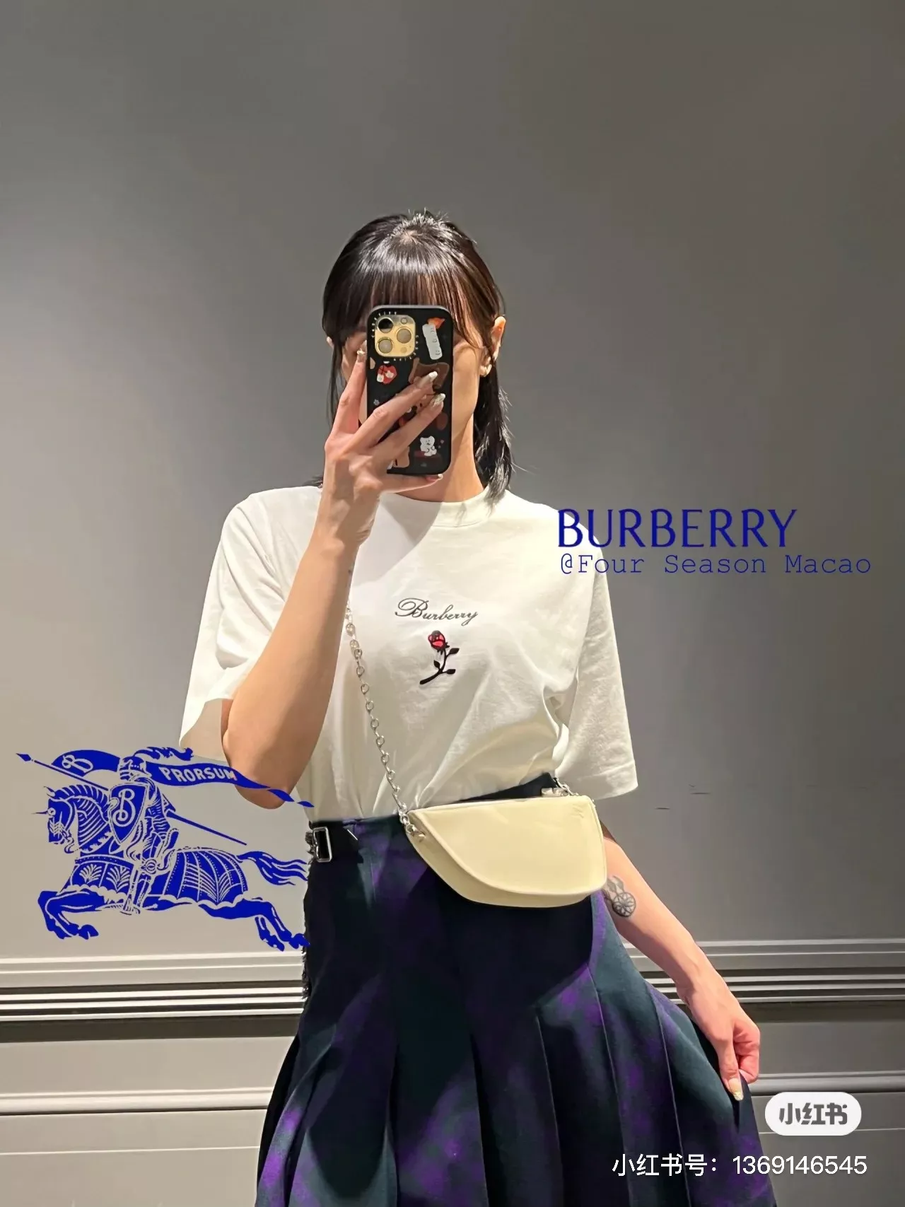 버버리 로즈 그래픽 자수 코튼 티셔츠 상세 이미지 31