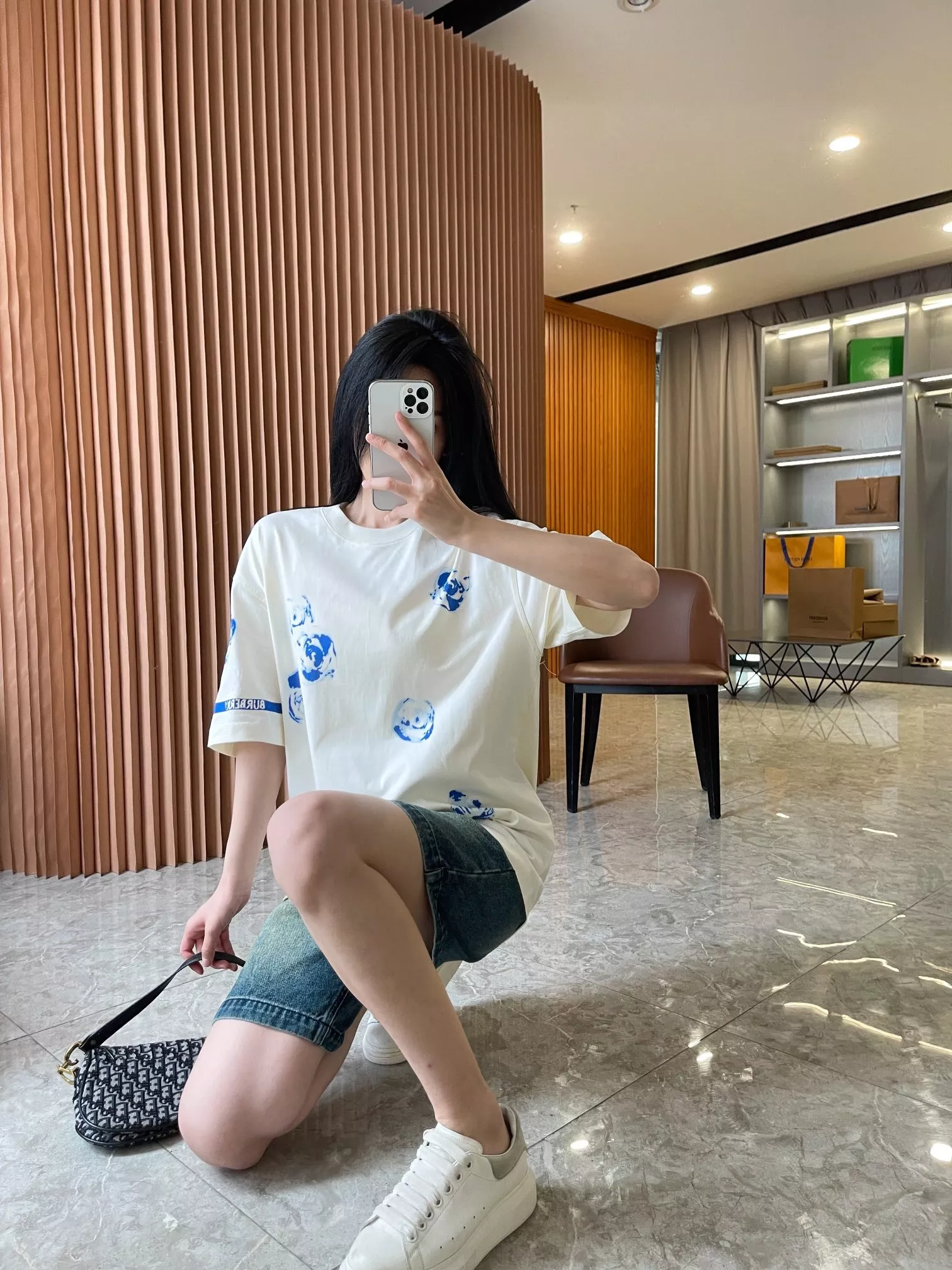 버버리 로즈 프린트 코튼 반소매 티셔츠 상세 이미지 45