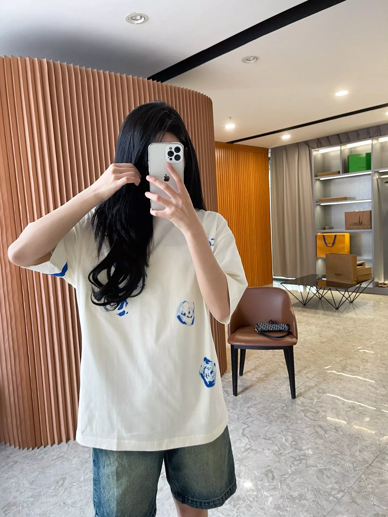 버버리 로즈 프린트 코튼 반소매 티셔츠 상세 이미지 50