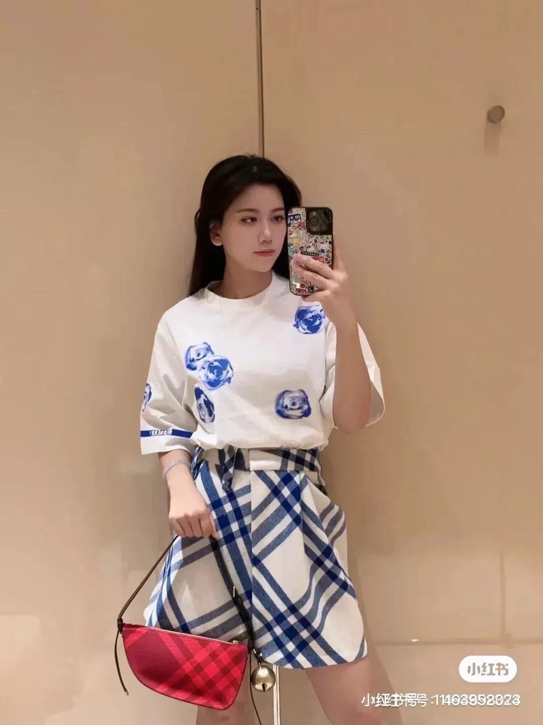 버버리 로즈 프린트 코튼 반소매 티셔츠 상세 이미지 53