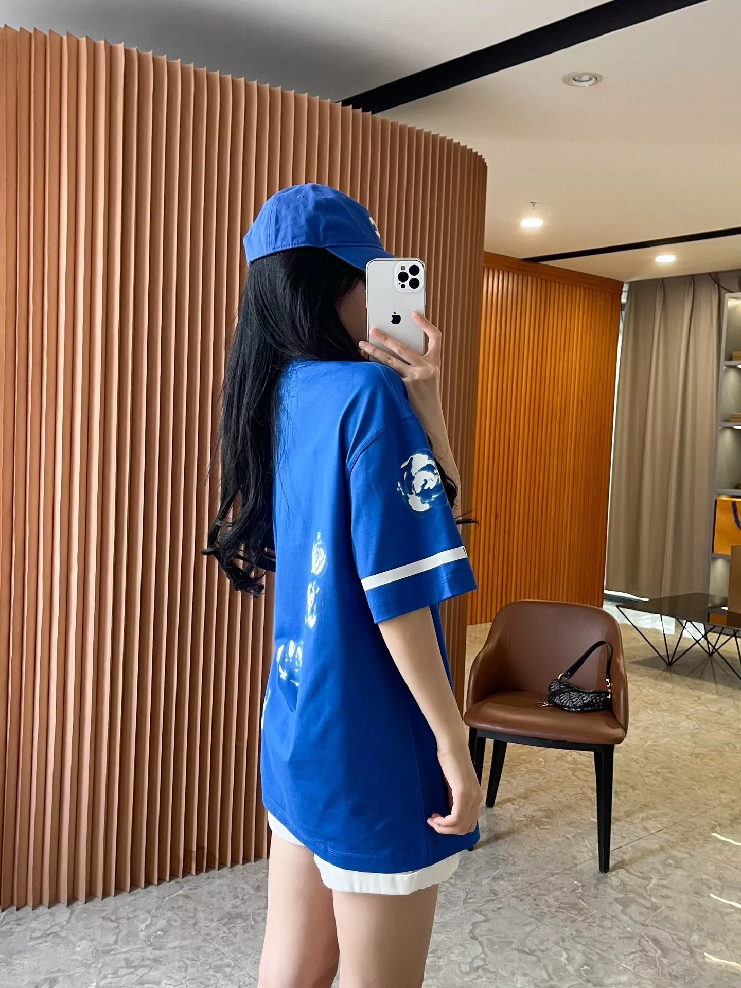 버버리 로즈 프린트 코튼 반소매 티셔츠 상세 이미지 66