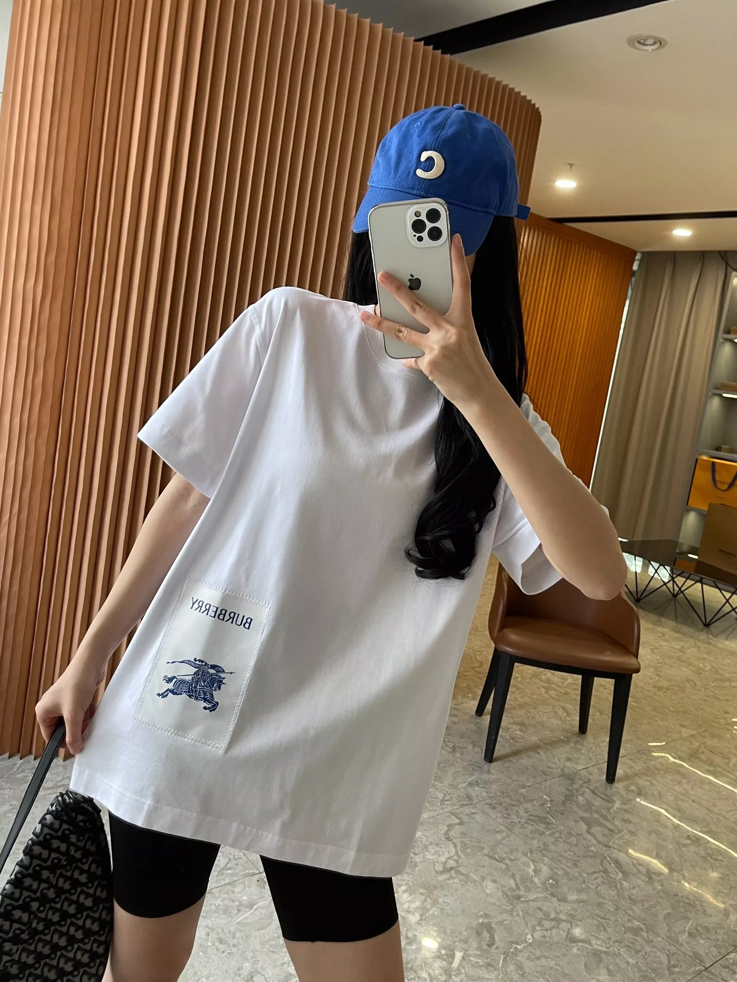 버버리 마술 기사 로고 코튼 반소매 티셔츠 상세 이미지 69