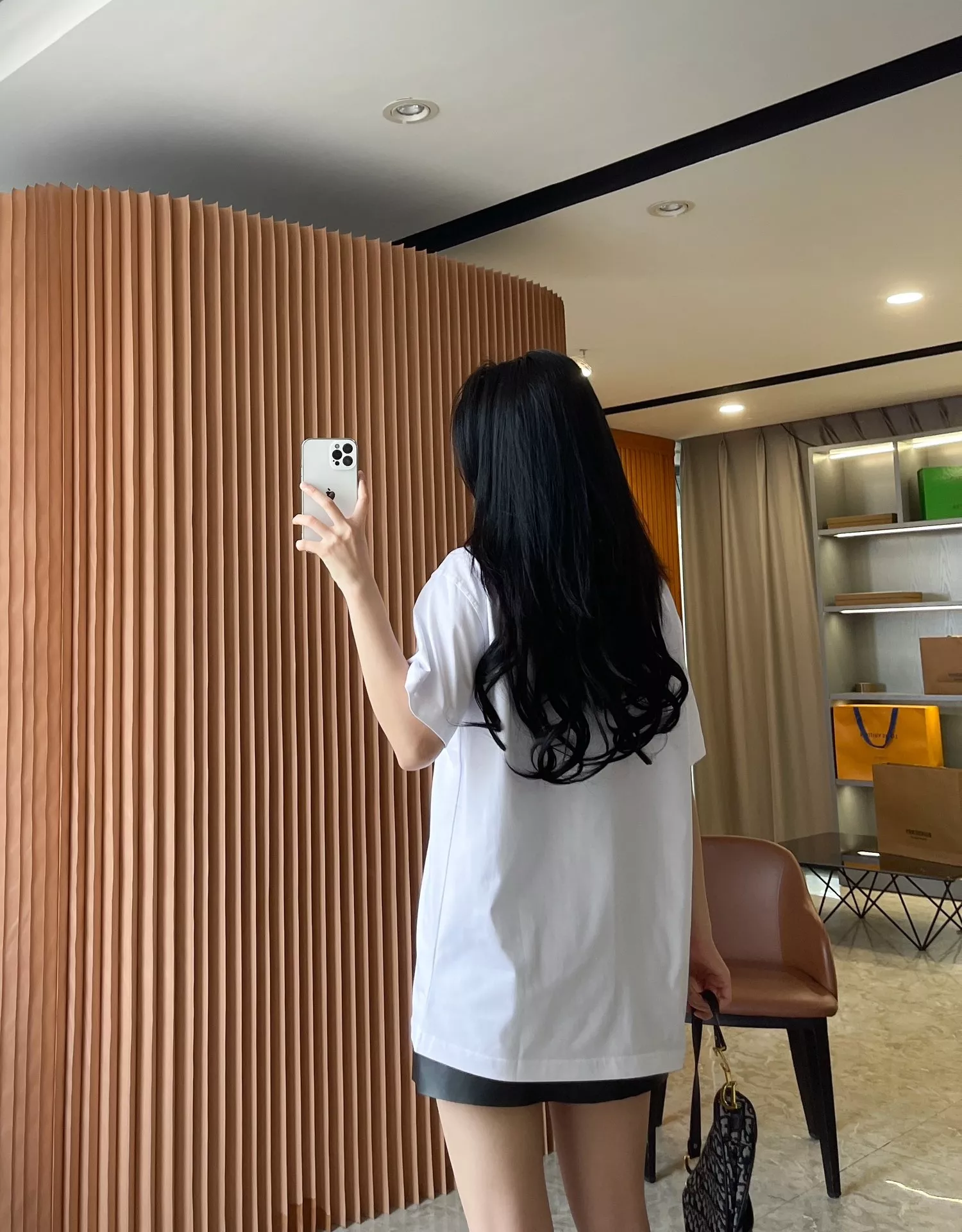 버버리 마술 기사 로고 코튼 라운드 티셔츠 상세 이미지 70