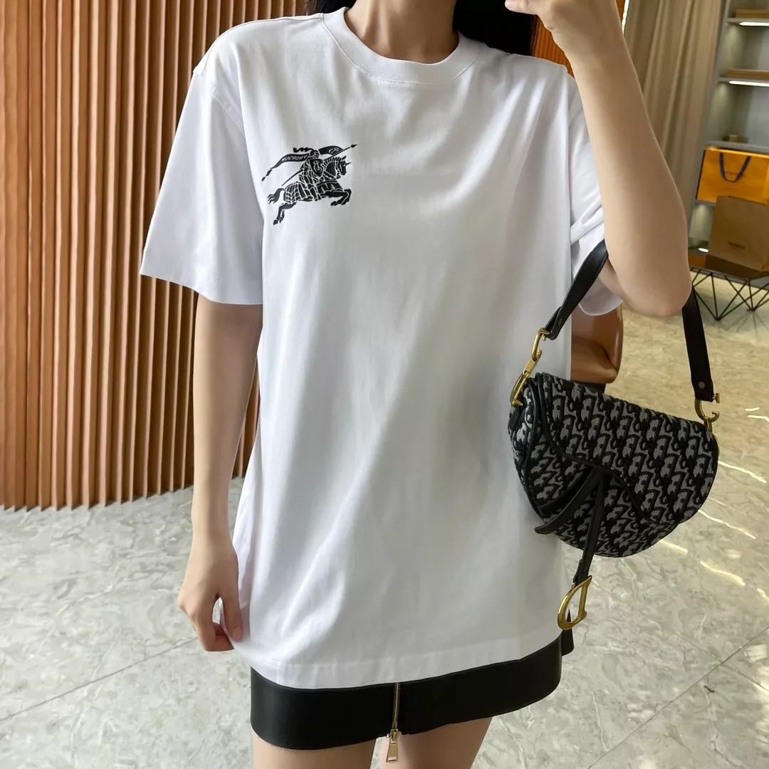 버버리 마술 기사 로고 코튼 라운드 티셔츠 상세 이미지 64