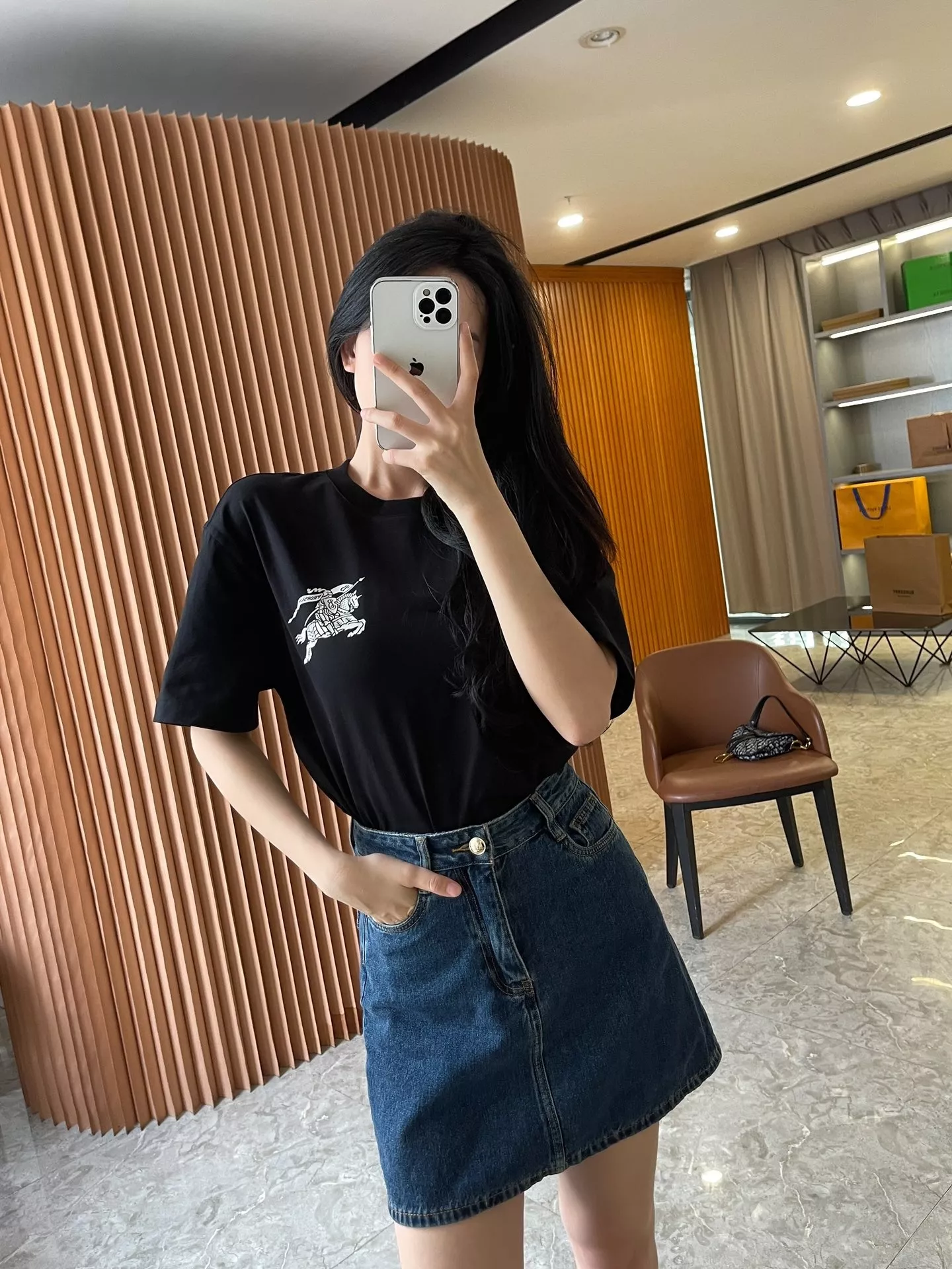 버버리 마술 기사 로고 코튼 라운드 티셔츠 상세 이미지 48