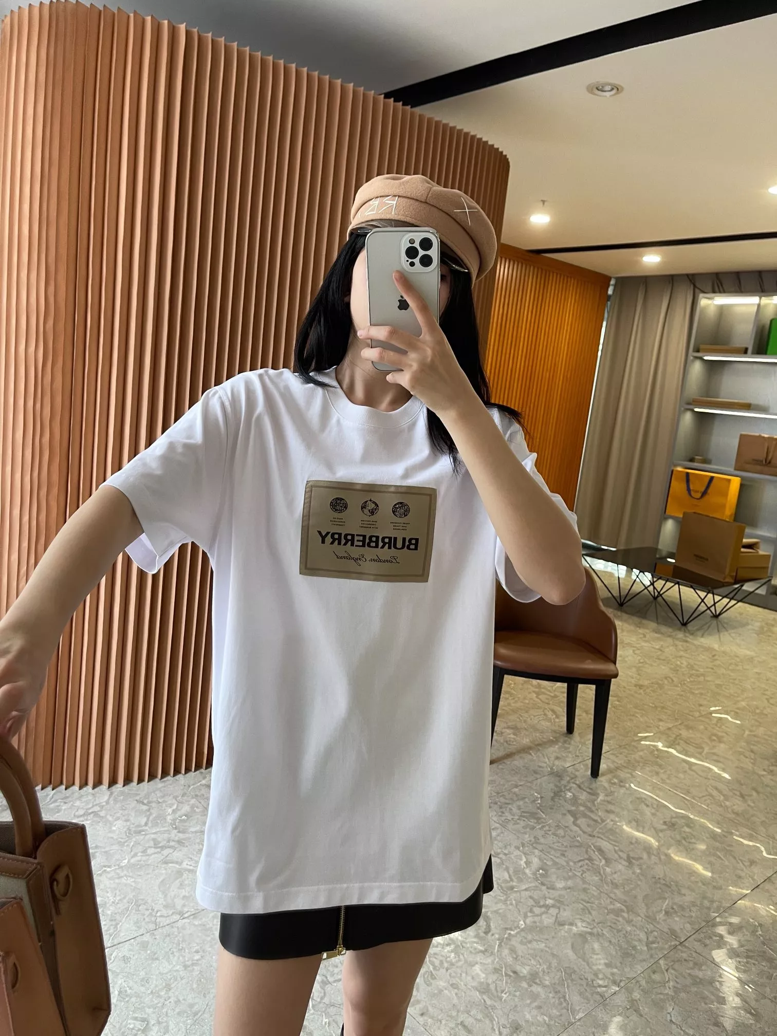 버버리 라벨 패치 루즈핏 코튼 반소매 상세 이미지 33
