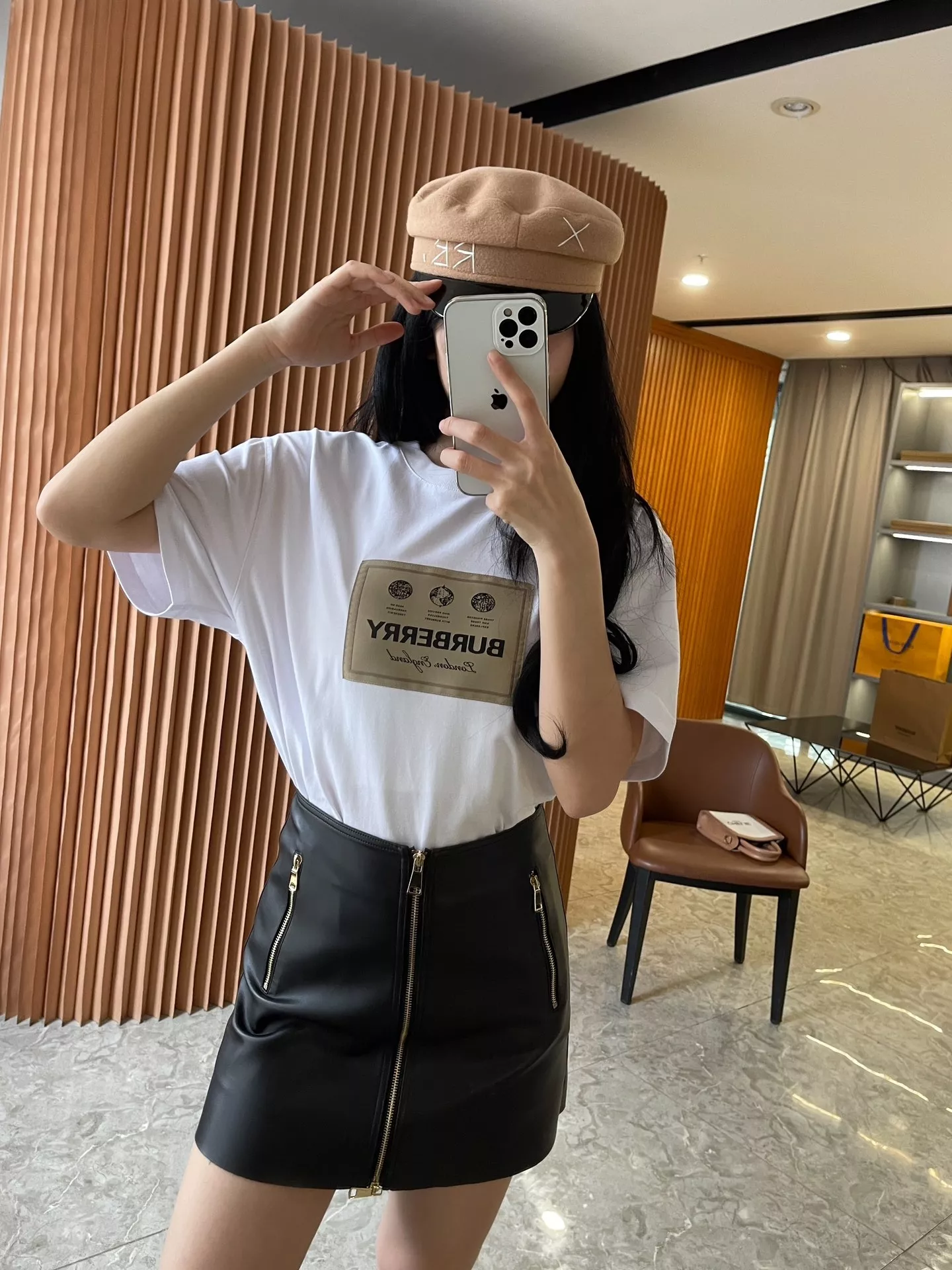 버버리 라벨 패치 루즈핏 코튼 반소매 상세 이미지 36
