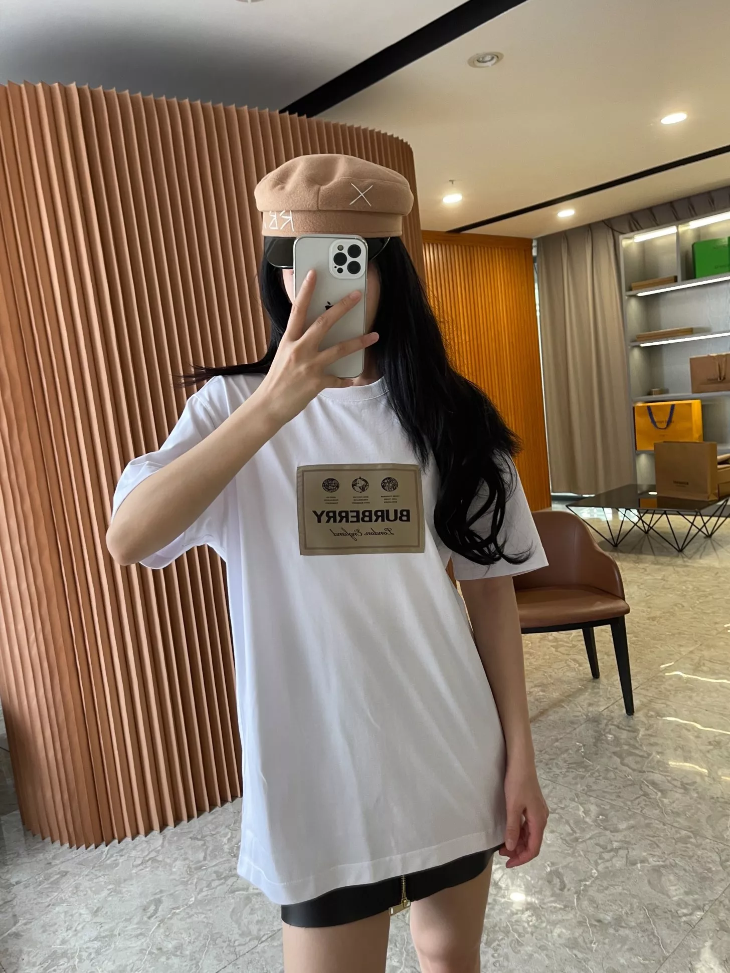 버버리 라벨 패치 루즈핏 코튼 반소매 상세 이미지 40