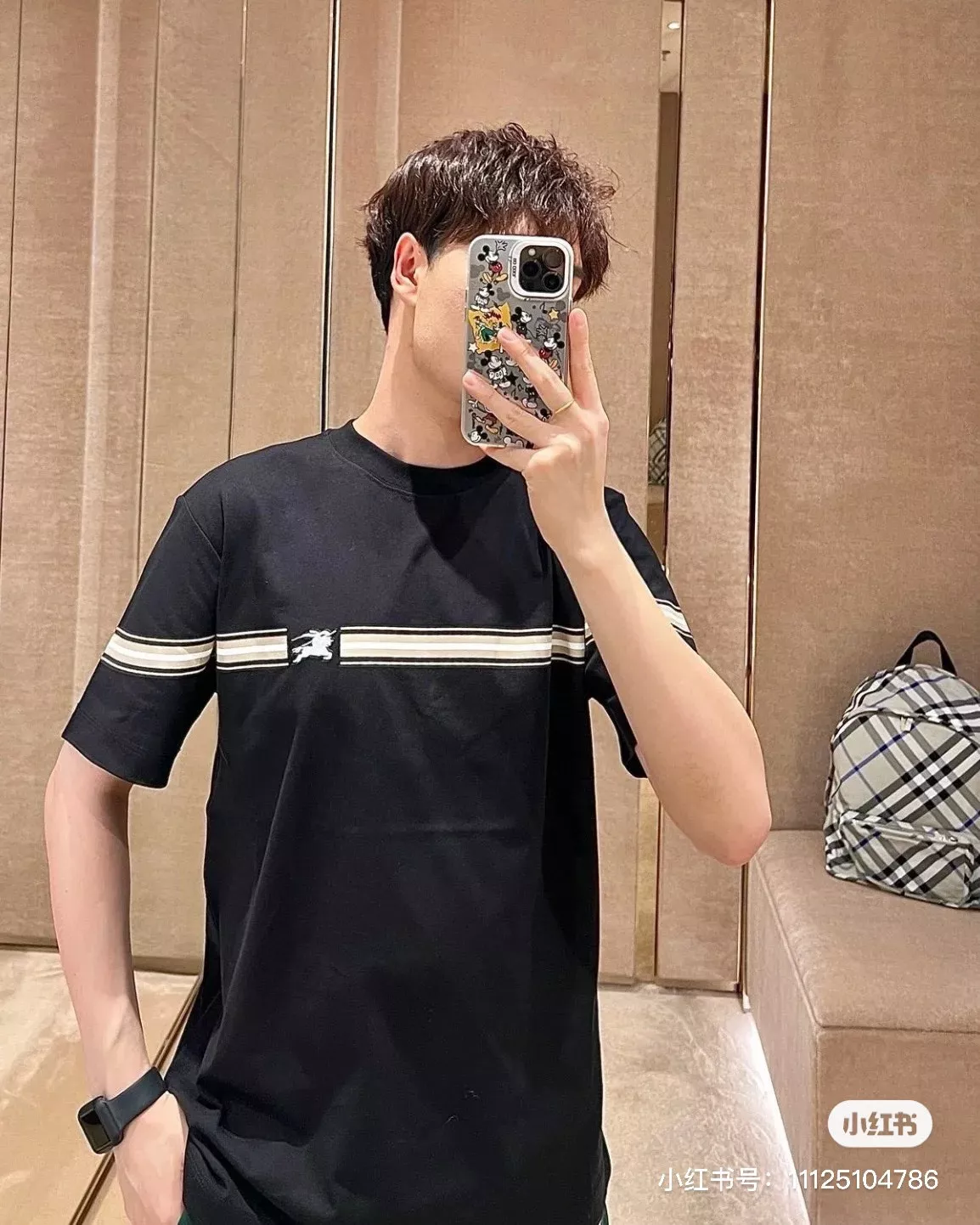 버버리 스트라이프 자수 로고 코튼 티셔츠 상세 이미지 27