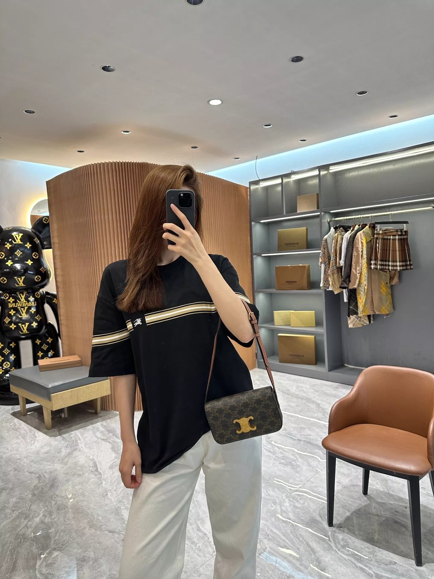 버버리 스트라이프 자수 로고 코튼 티셔츠 상세 이미지 36