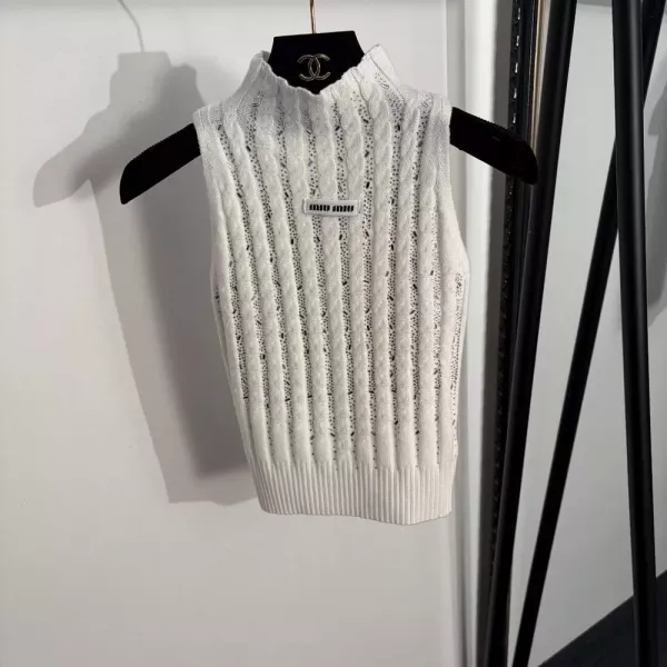 미우미우 레터링 장식 반하이넥 케이블 니트 베스트