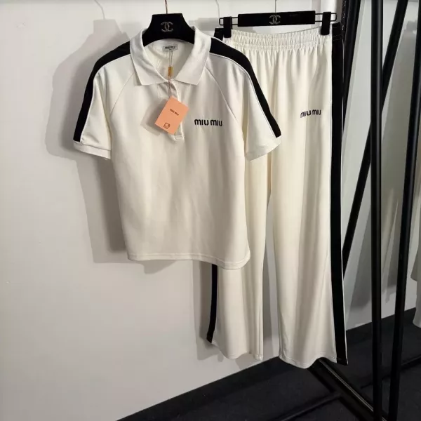 미우미우 자수 카라 반소매 상하의 세트