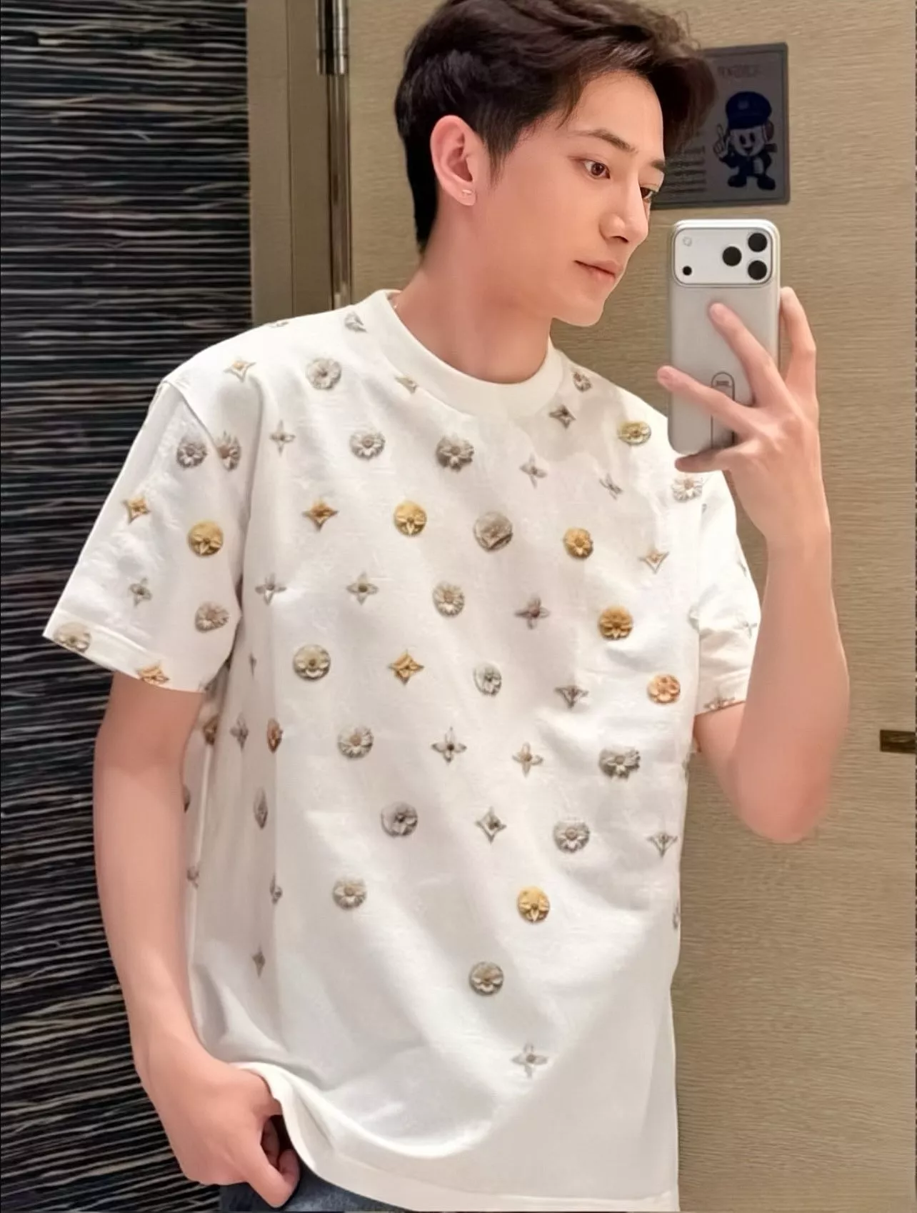 루이비통 모노그램 자카드 플라워 반소매 티 상세 이미지 12