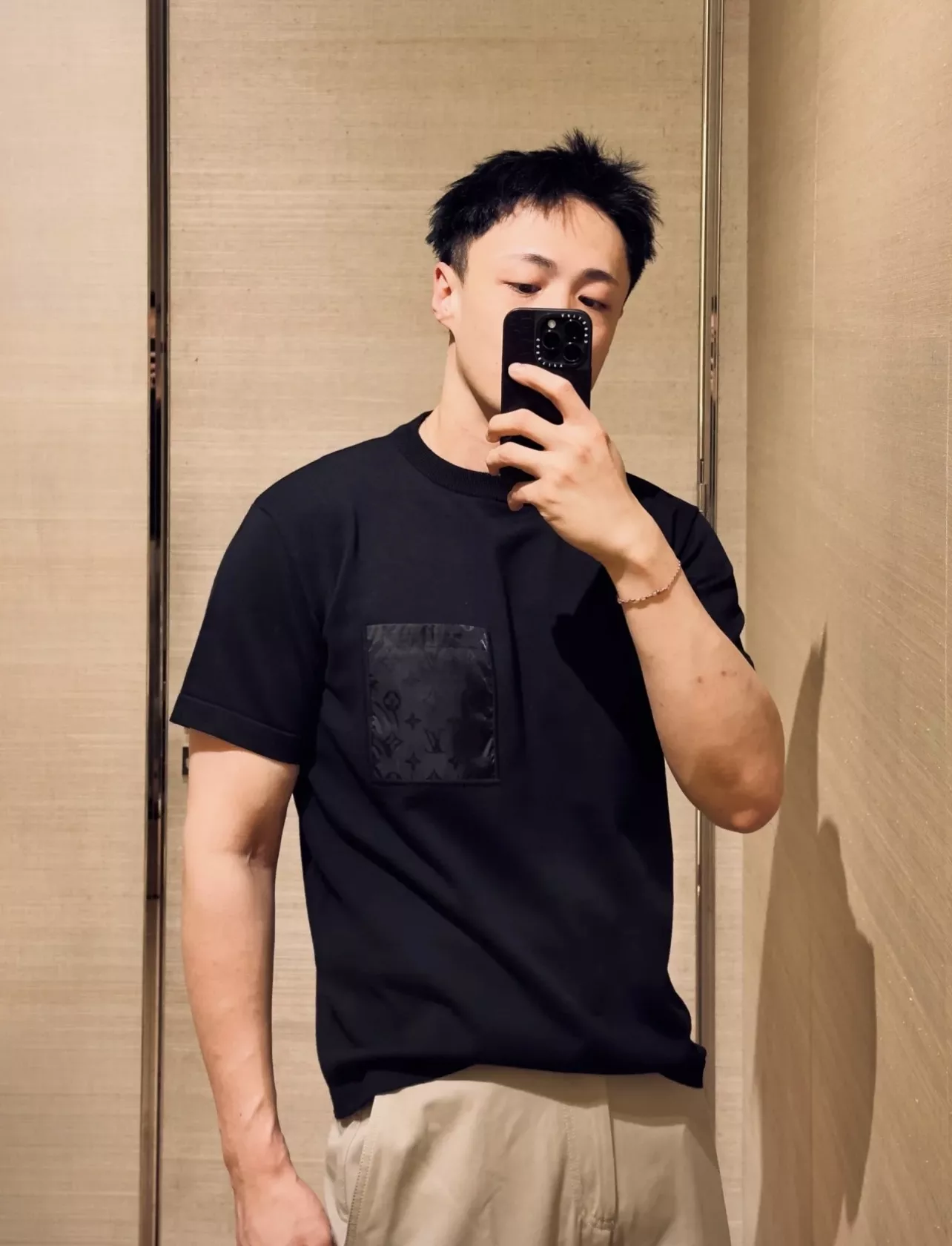 루이비통 모노그램 포켓 코튼 티셔츠 상세 이미지 10