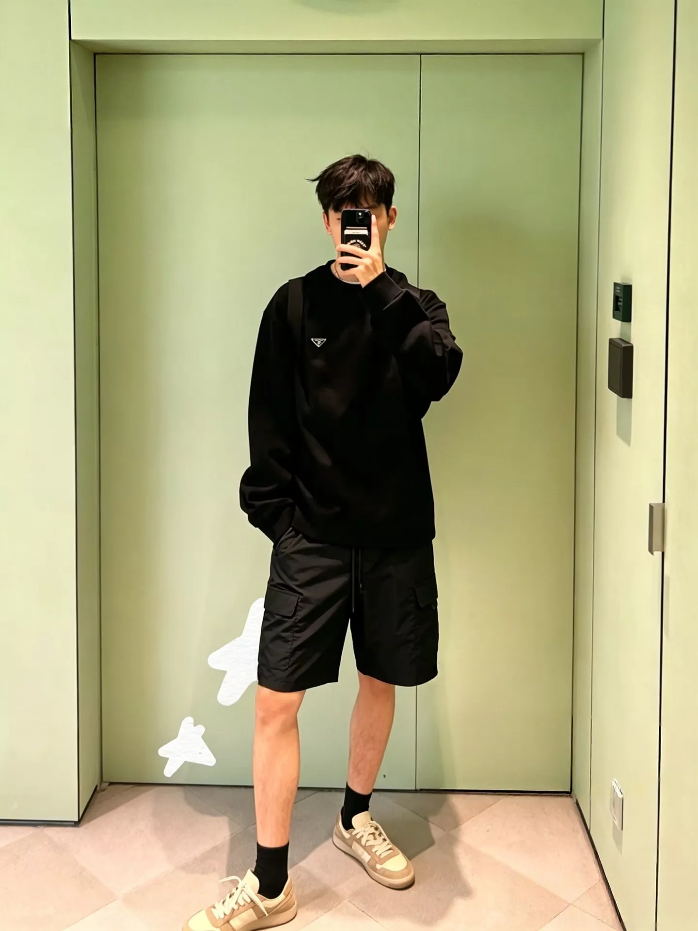 프라다 리나일론 플랩 카고 쇼츠 상세 이미지 10