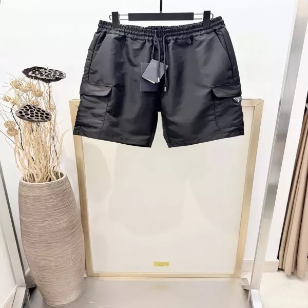 프라다 리나일론 플랩 카고 쇼츠