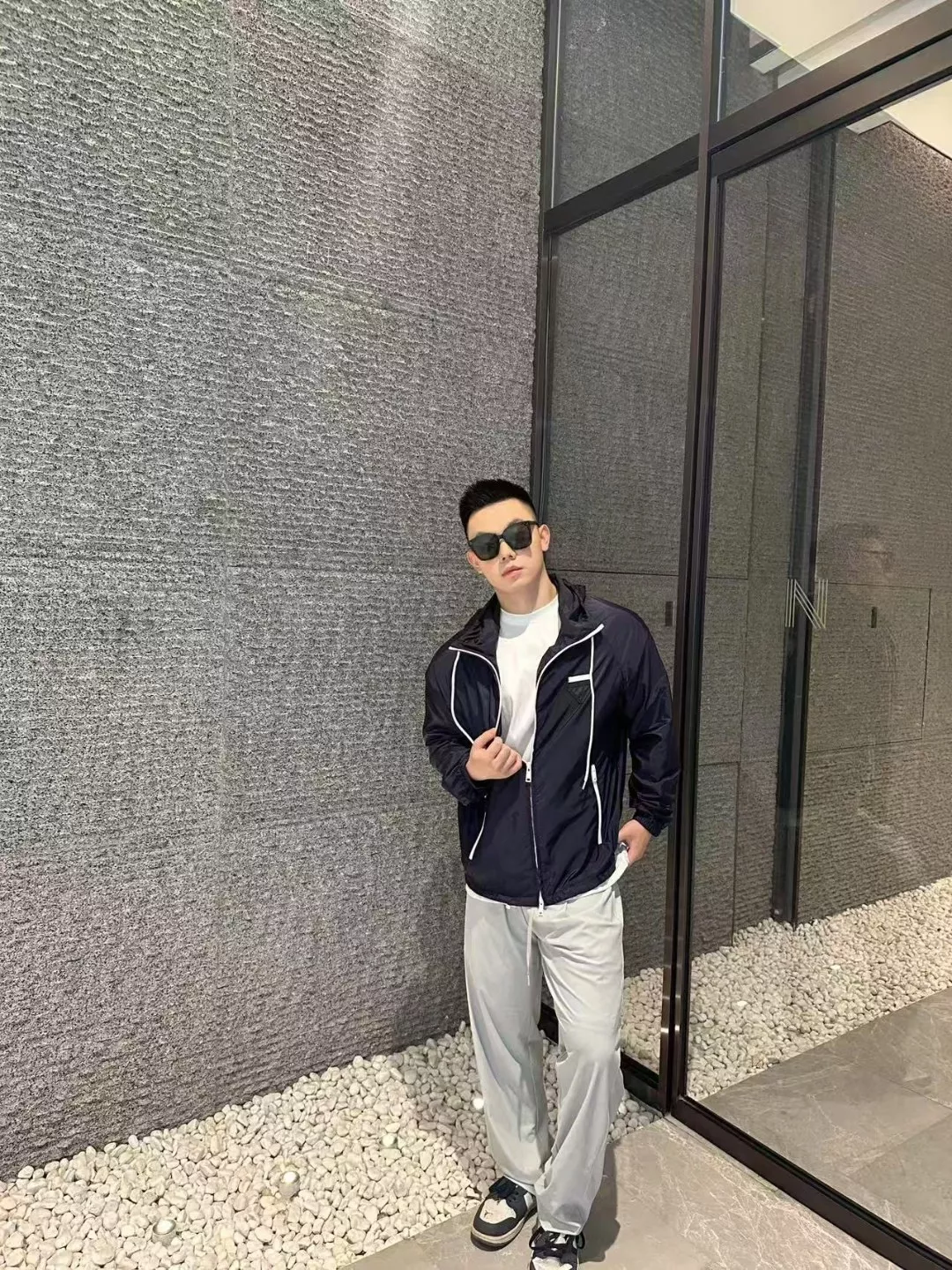 프라다 리사이클 나일론 후드 재킷 상세 이미지 15