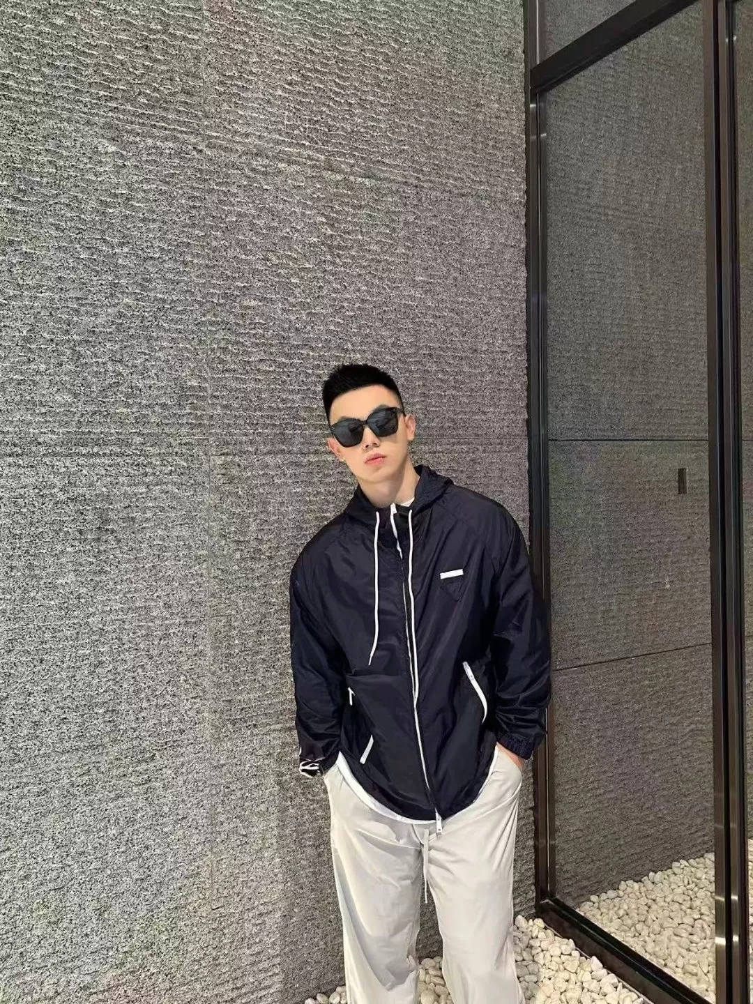 프라다 리사이클 나일론 후드 재킷 상세 이미지 11