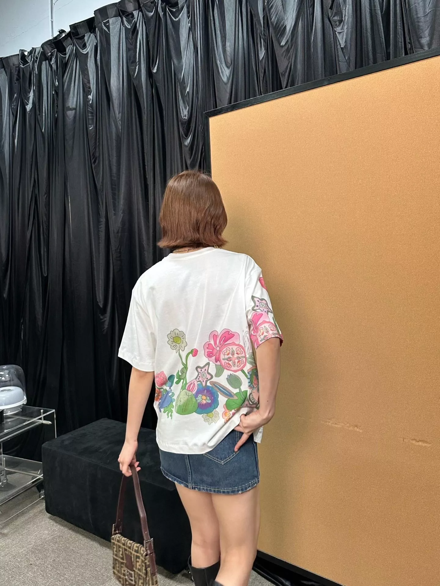 펜디 퓨처 배색 프린트 반소매 티셔츠 상세 이미지 27