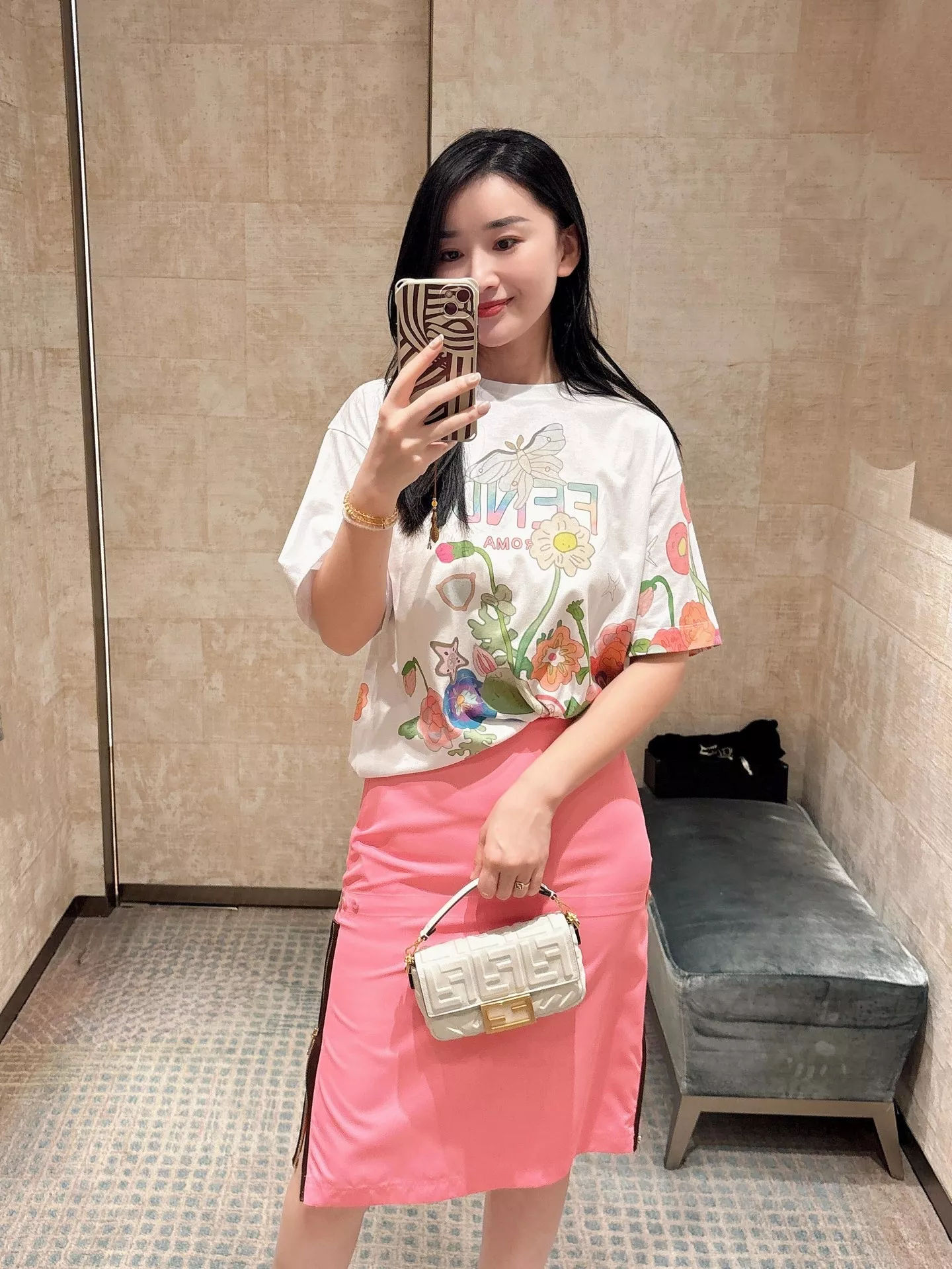 펜디 퓨처 배색 프린트 반소매 티셔츠 상세 이미지 21