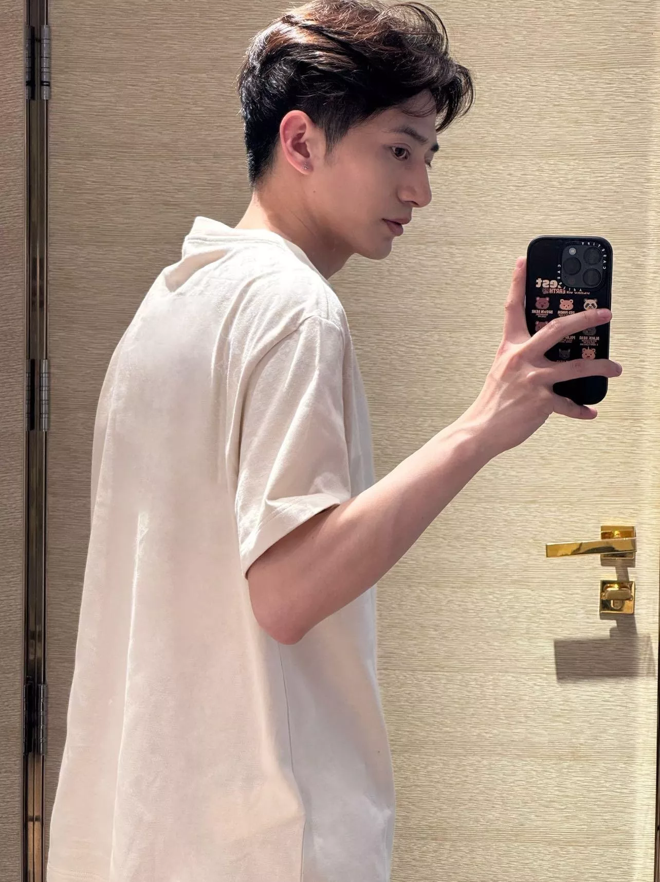 루이비통 그라데이션 모노그램 코튼 반팔 티셔츠 상세 이미지 13