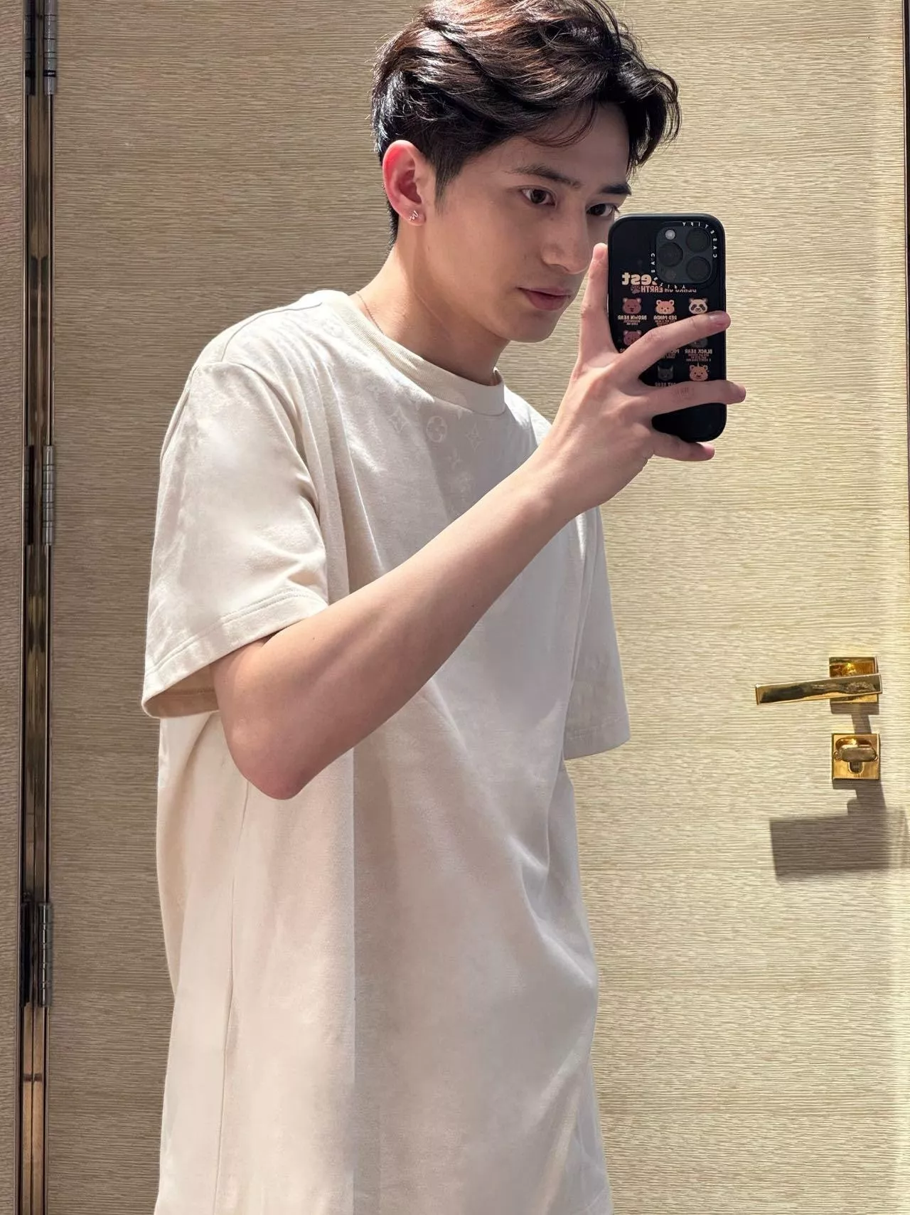 루이비통 그라데이션 모노그램 코튼 반팔 티셔츠 상세 이미지 12