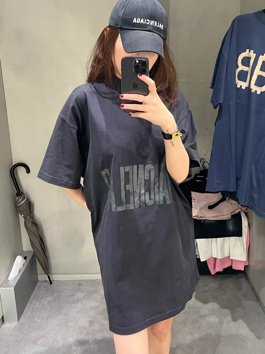 발렌시아가 레터링 프린트 라운드 반소매 티셔츠 상세 이미지 19
