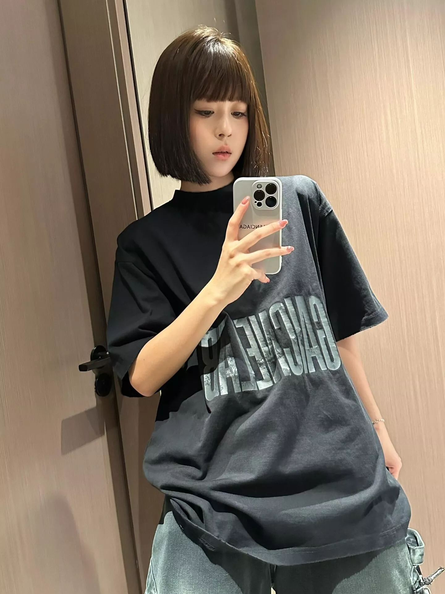 발렌시아가 레터링 프린트 라운드 반소매 티셔츠 상세 이미지 20