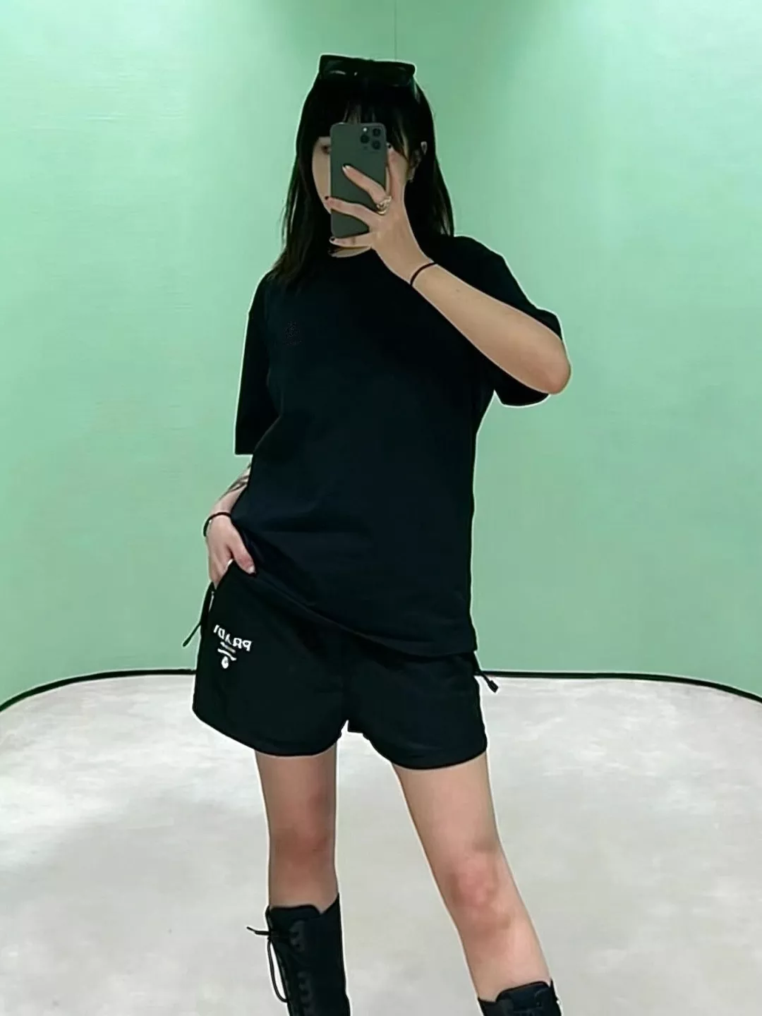 프라다 스쿨 엠블럼 자수 라운드 반팔 상세 이미지 11