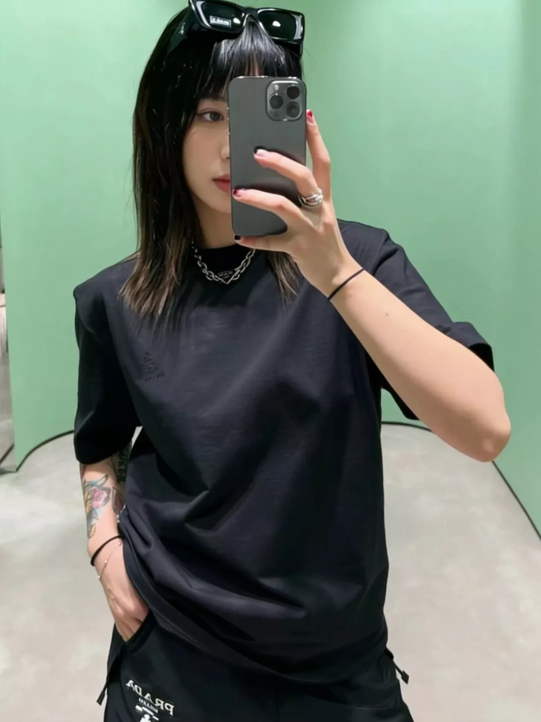 프라다 스쿨 엠블럼 자수 라운드 반팔 상세 이미지 10