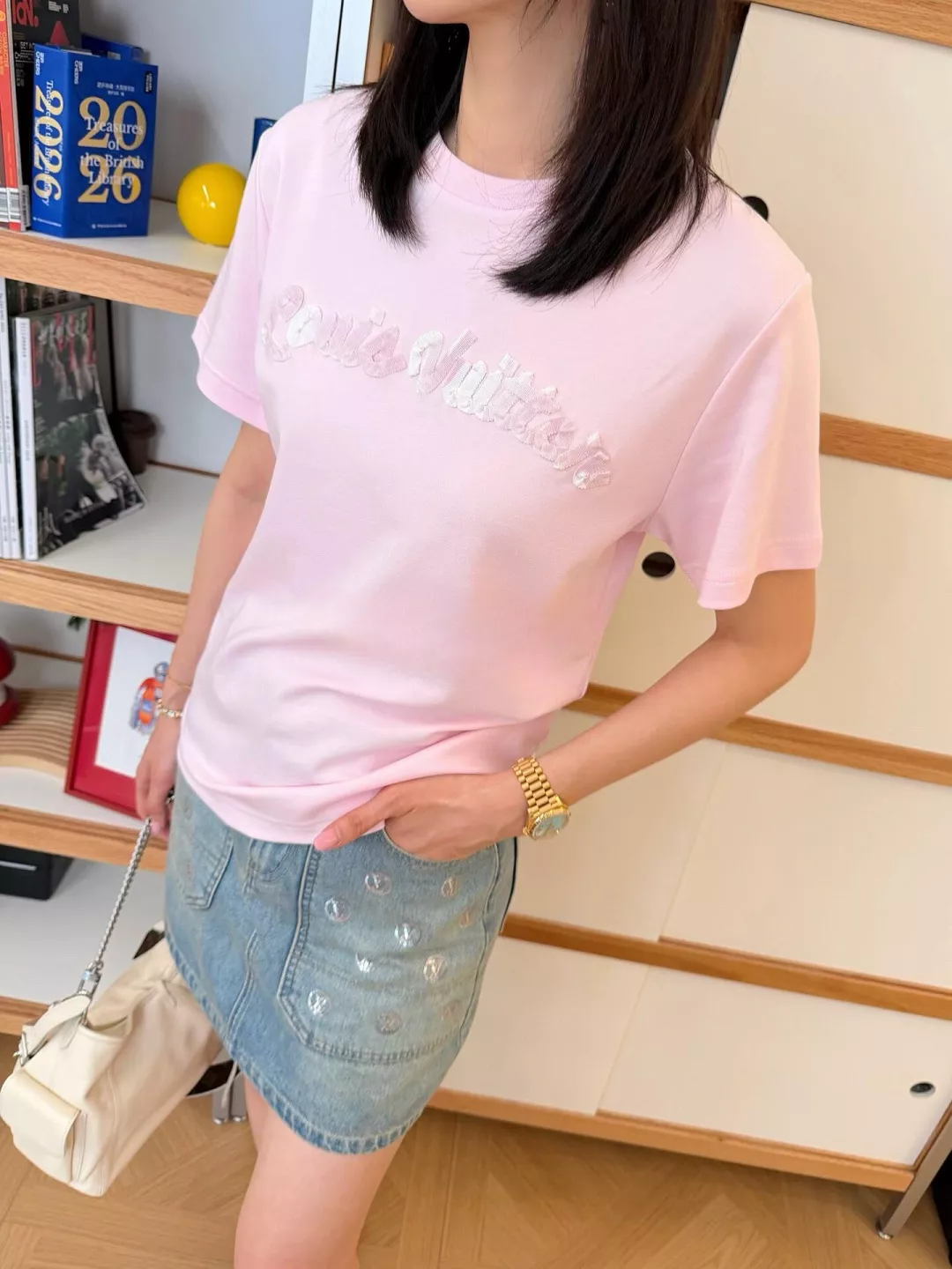 루이비통 입체 로고 원형 넥 반소매 티셔츠 상세 이미지 41