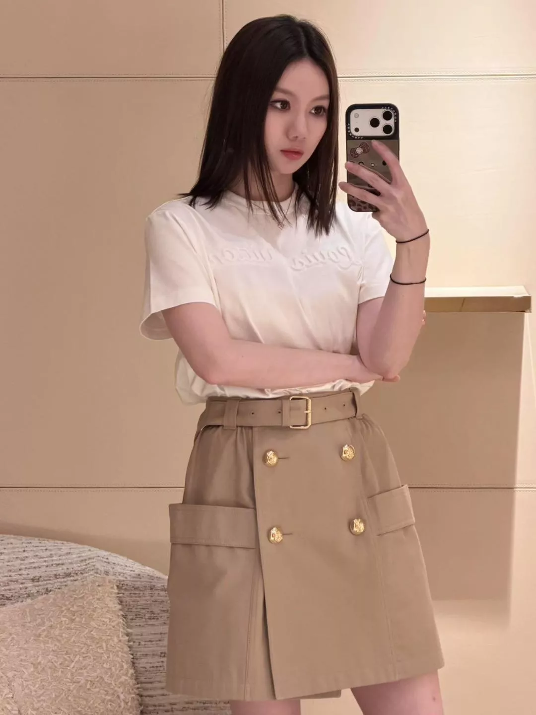 루이비통 입체 로고 원형 넥 반소매 티셔츠 상세 이미지 13