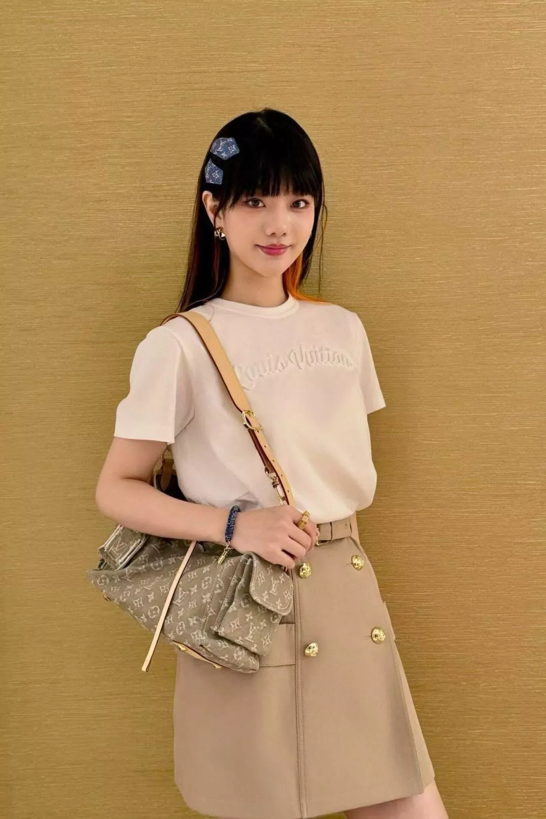 루이비통 입체 로고 원형 넥 반소매 티셔츠 상세 이미지 16