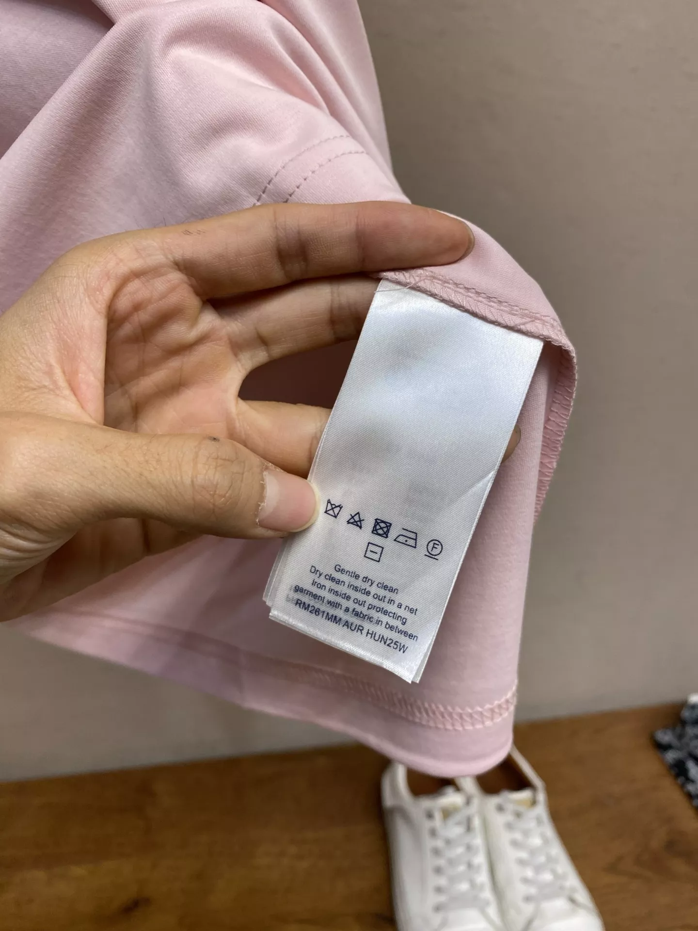 루이비통 입체 로고 원형 넥 반소매 티셔츠 상세 이미지 30