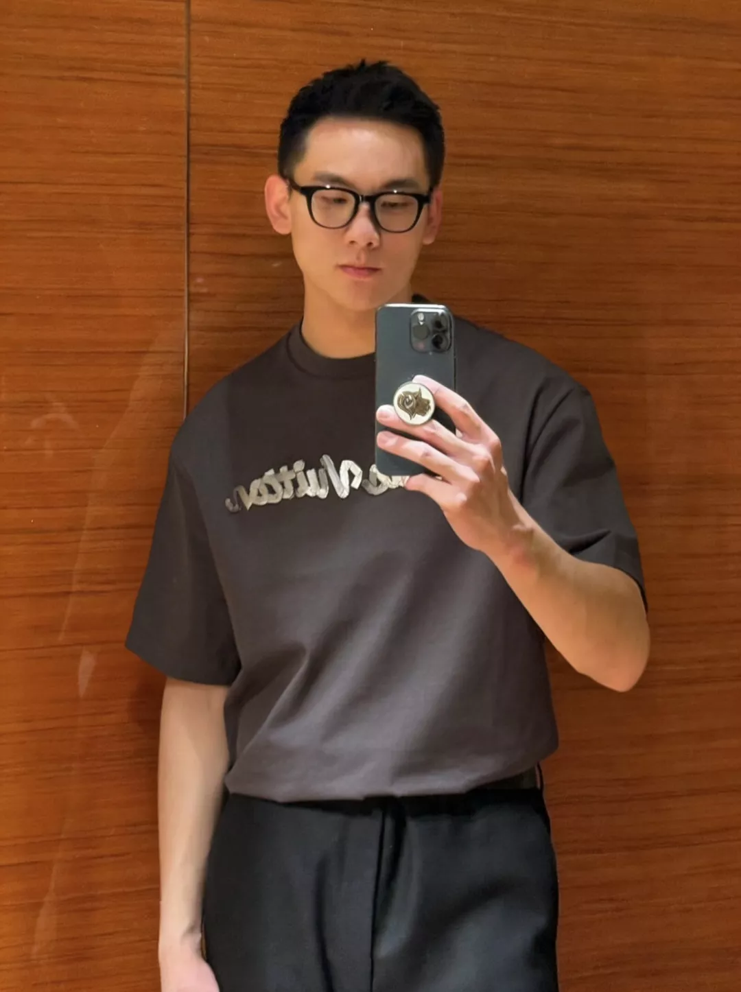 루이비통 입체 로고 원형 넥 반소매 티셔츠 상세 이미지 58