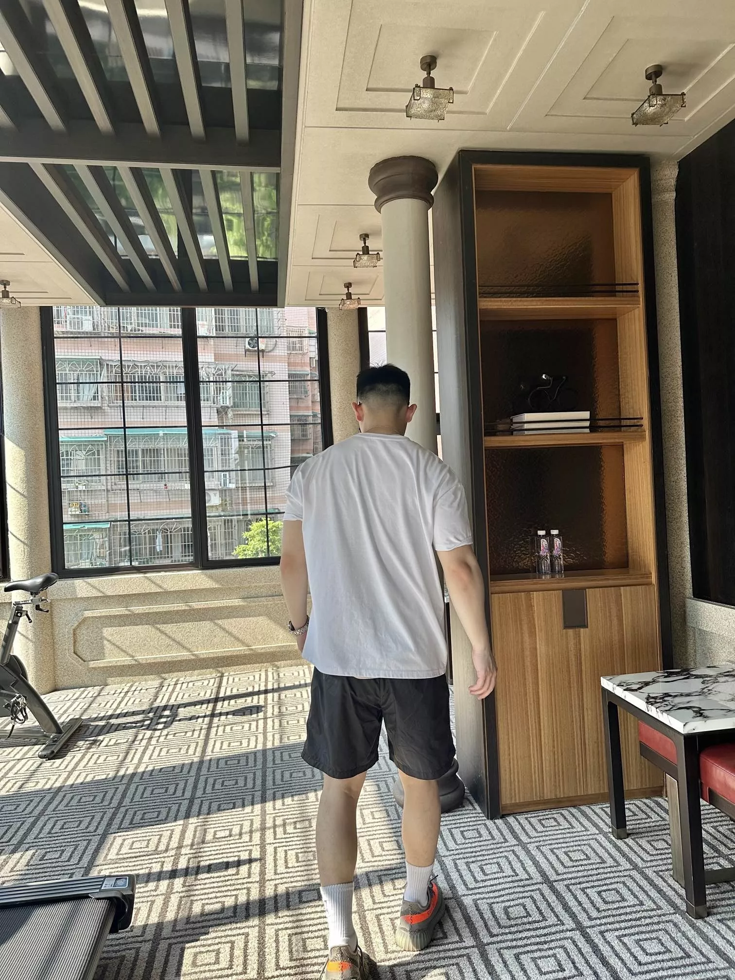 프라다 삼각 로고 나일론 숏 팬츠 상세 이미지 19