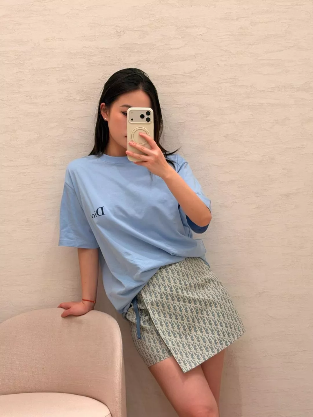 디올 사선 로고 자수 라운드 반소매 상세 이미지 11
