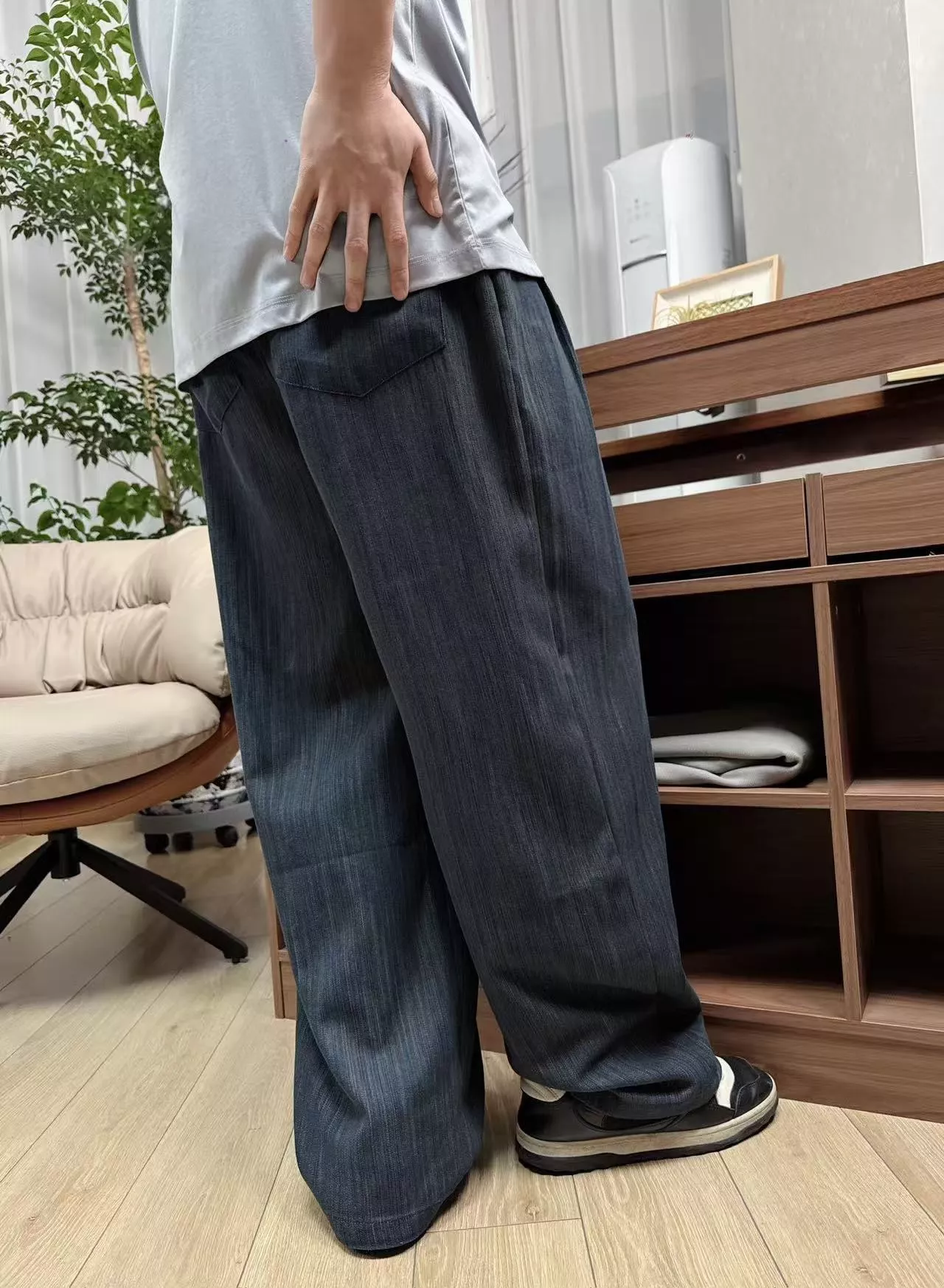 발렌티노 텐셀 혼방 다크 텍스처 와이드 팬츠 상세 이미지 15