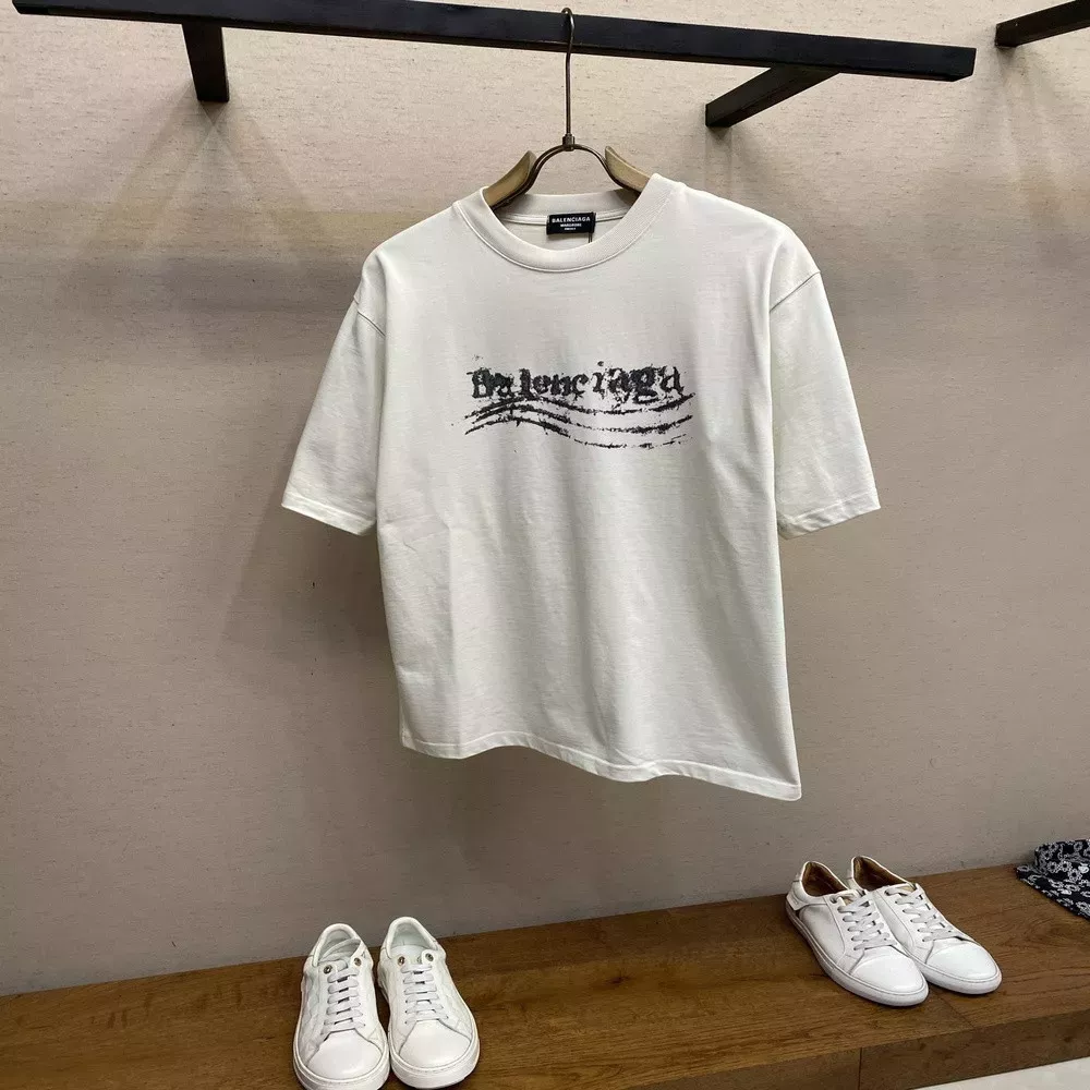 발렌시아가 워싱 레터링 프린트 티셔츠