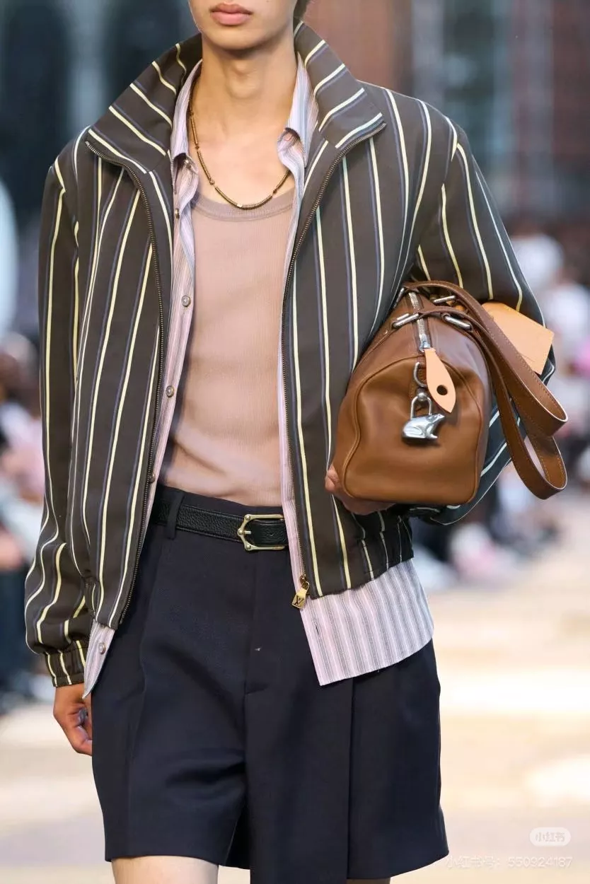 루이비통 스트라이프 하이넥 긴소매 재킷 상세 이미지 19