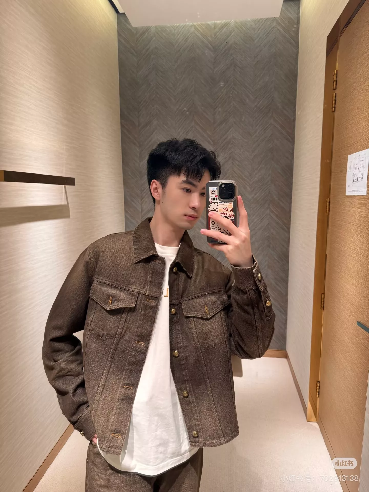 루이비통 가죽 패치 워시드 데님 재킷 상세 이미지 14