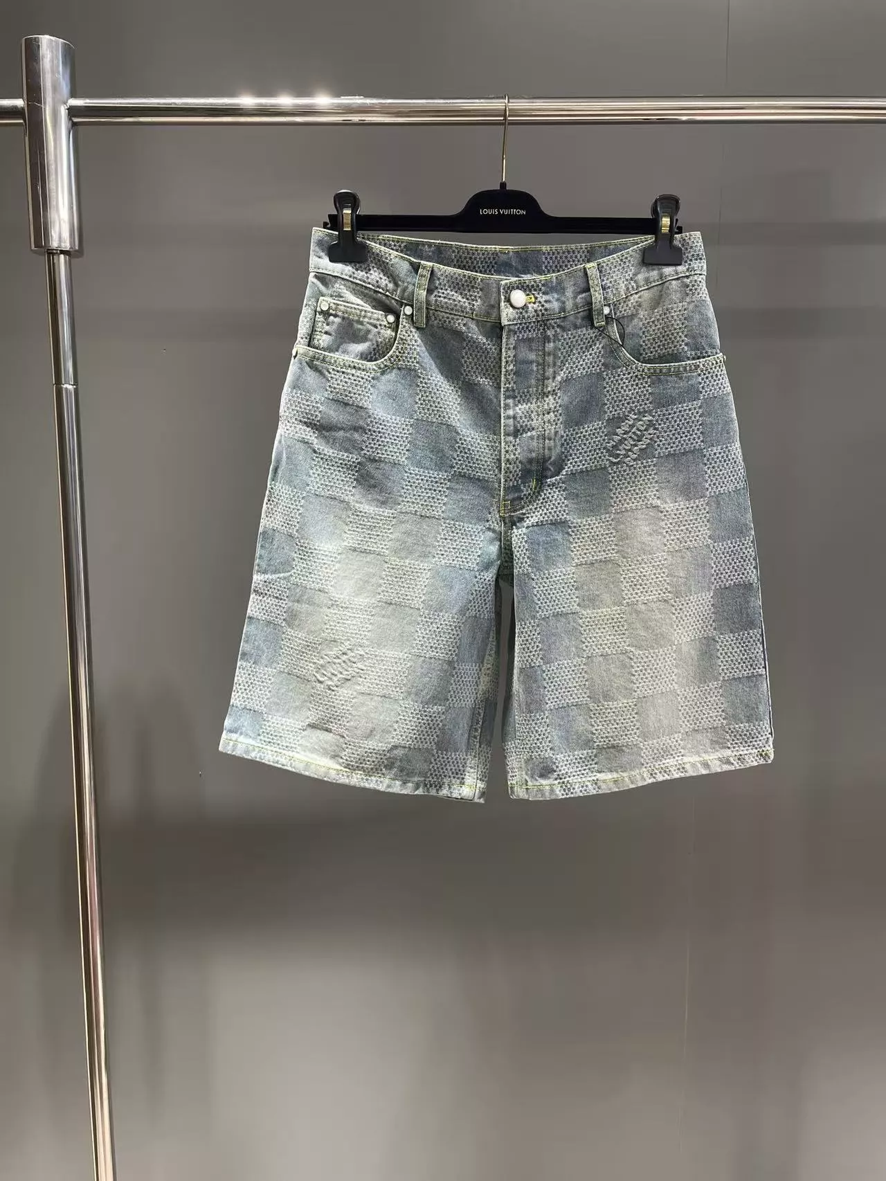 루이비통 다미에 3D 워싱 데님 쇼츠 상세 이미지 1