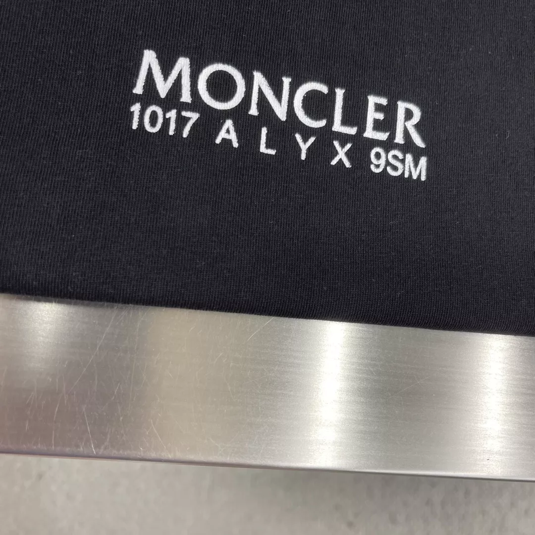 몽클레어 스플래터 로고 프린트 반팔 티셔츠 상세 이미지 14