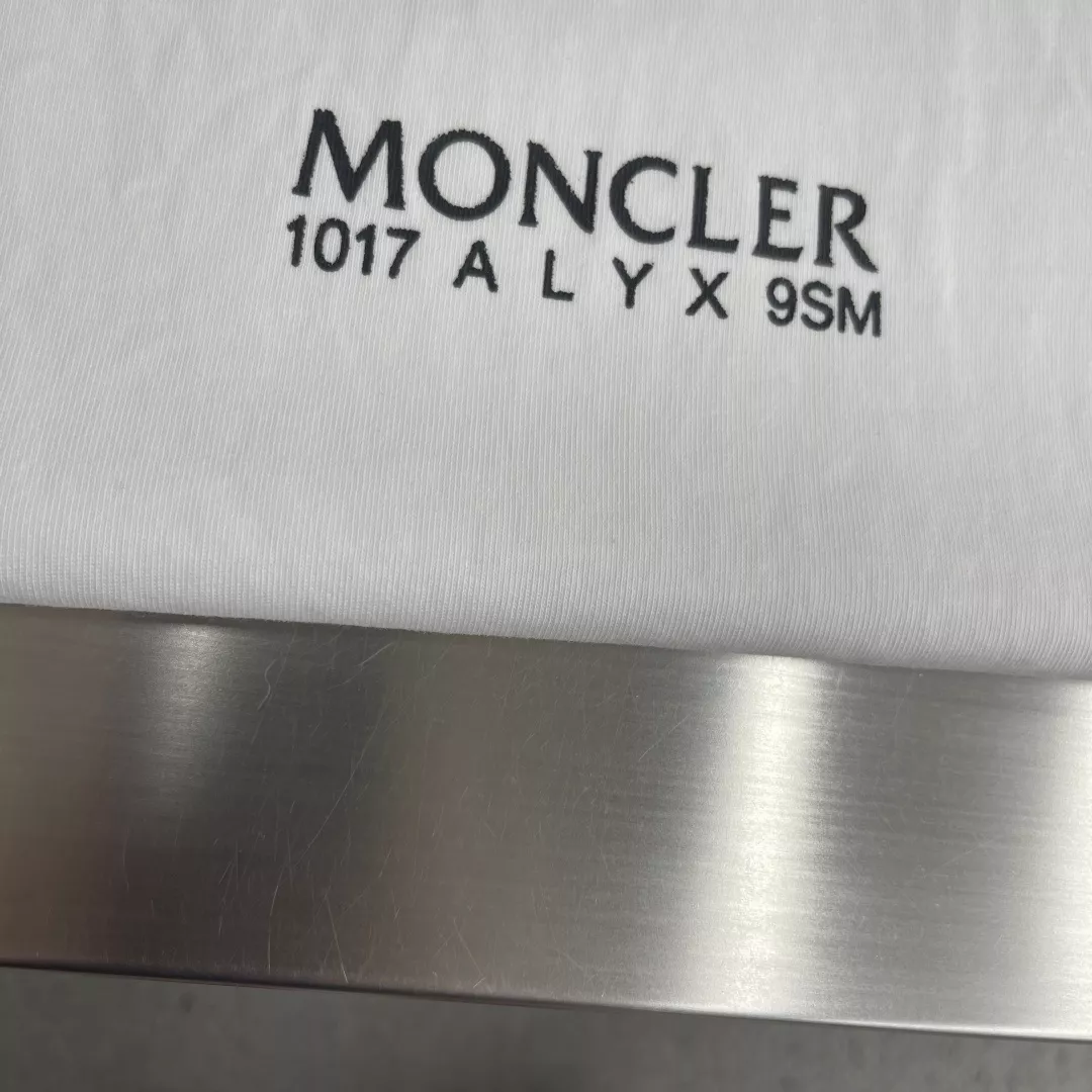몽클레어 스플래터 로고 프린트 반팔 티셔츠 상세 이미지 6