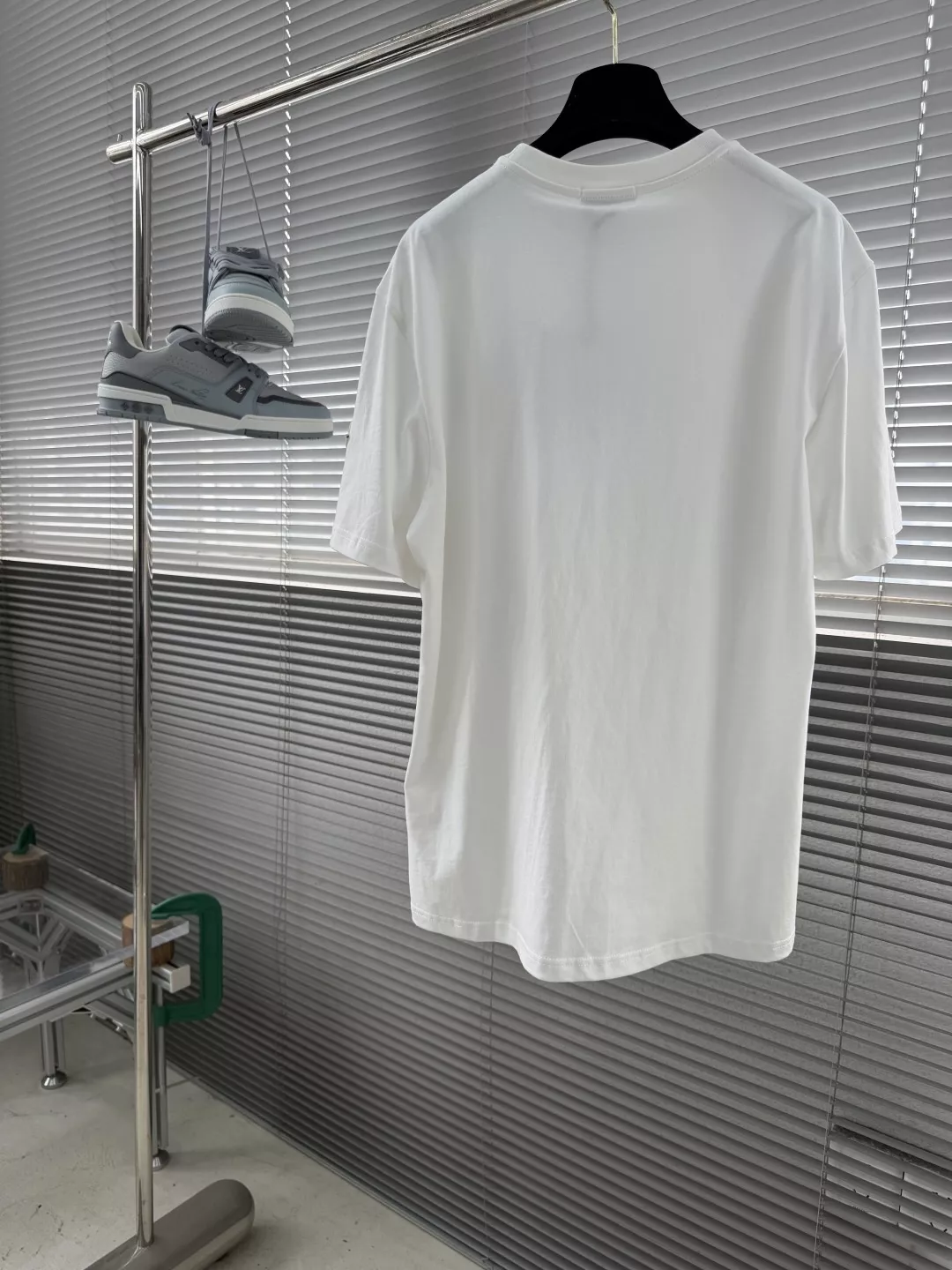 몽클레어 삼색 자수 패치 반팔 티셔츠 상세 이미지 8